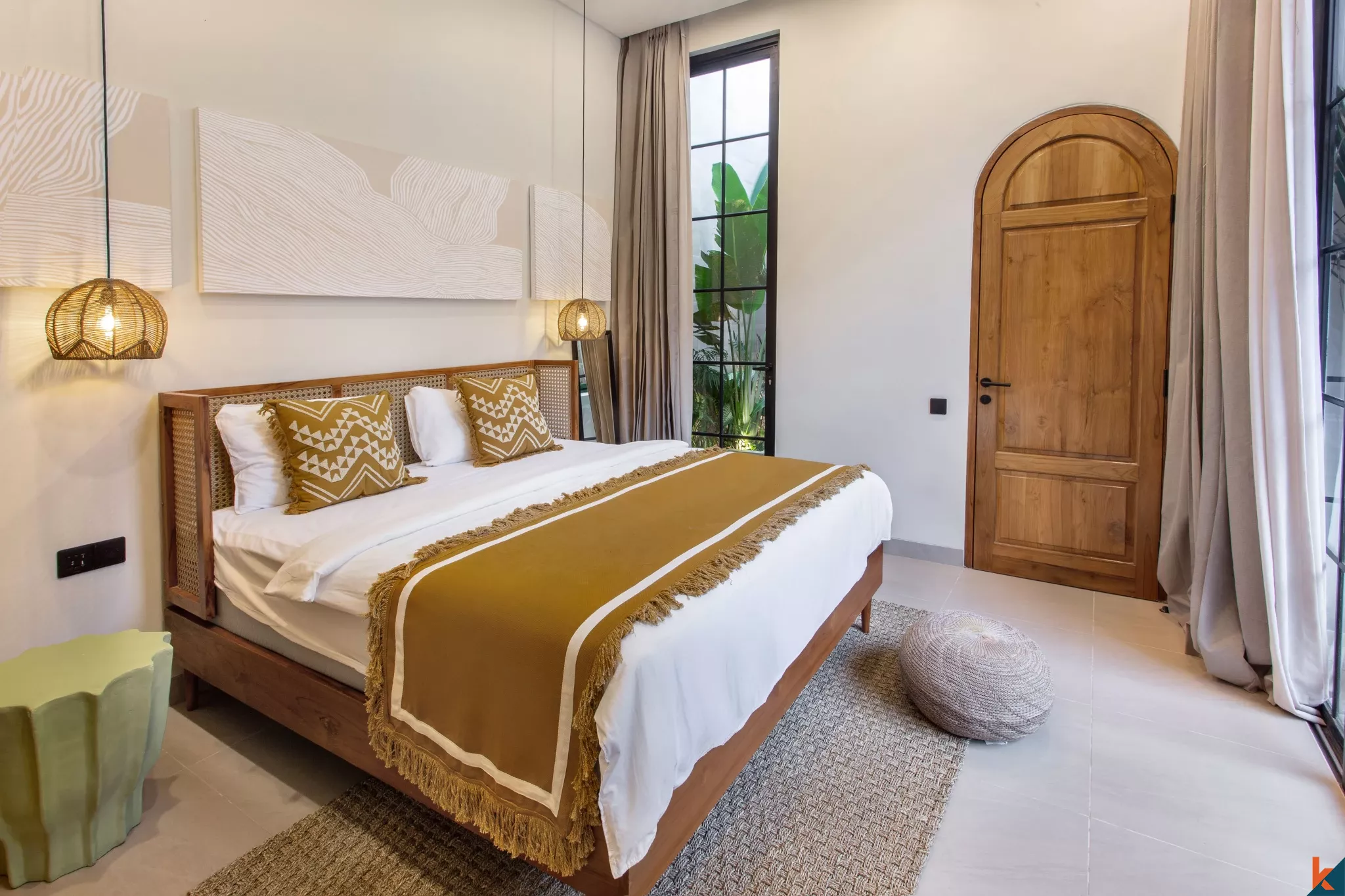 Vila Pribadi Elegan 2 Kamar Tidur dengan Kolam Renang di Cemagi yang Tenang