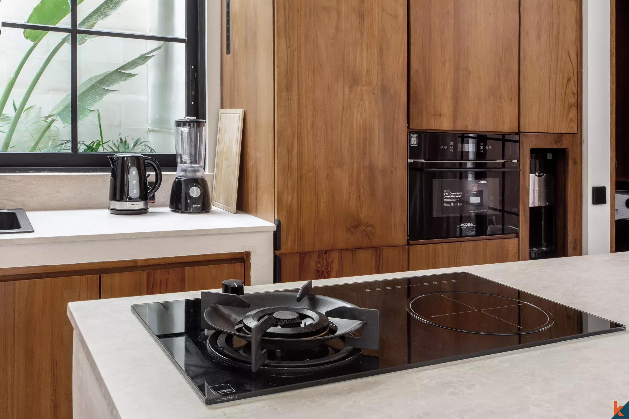 Vila Pribadi Elegan 2 Kamar Tidur dengan Kolam Renang di Cemagi yang Tenang