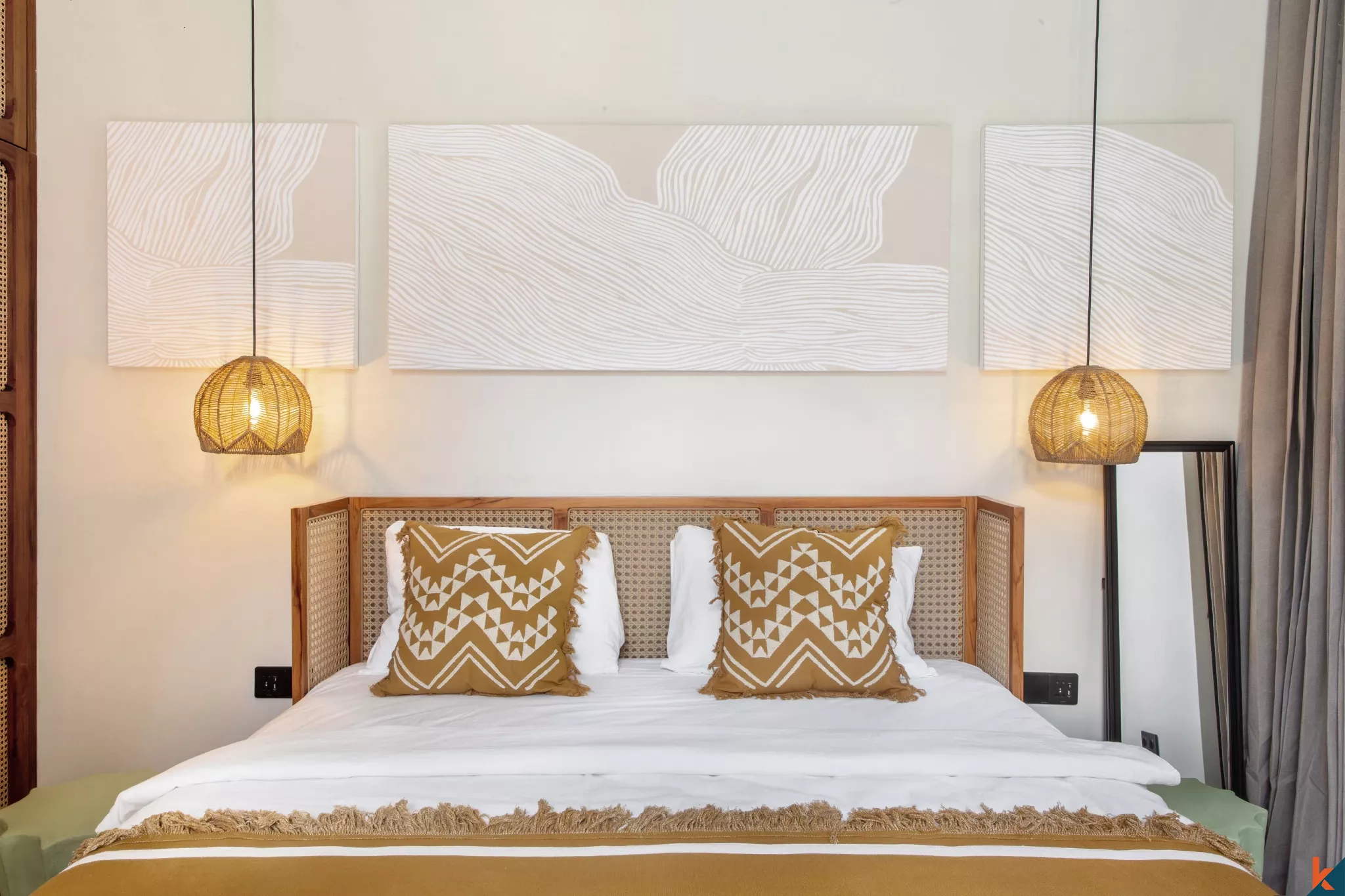 Vila Pribadi Elegan 2 Kamar Tidur dengan Kolam Renang di Cemagi yang Tenang