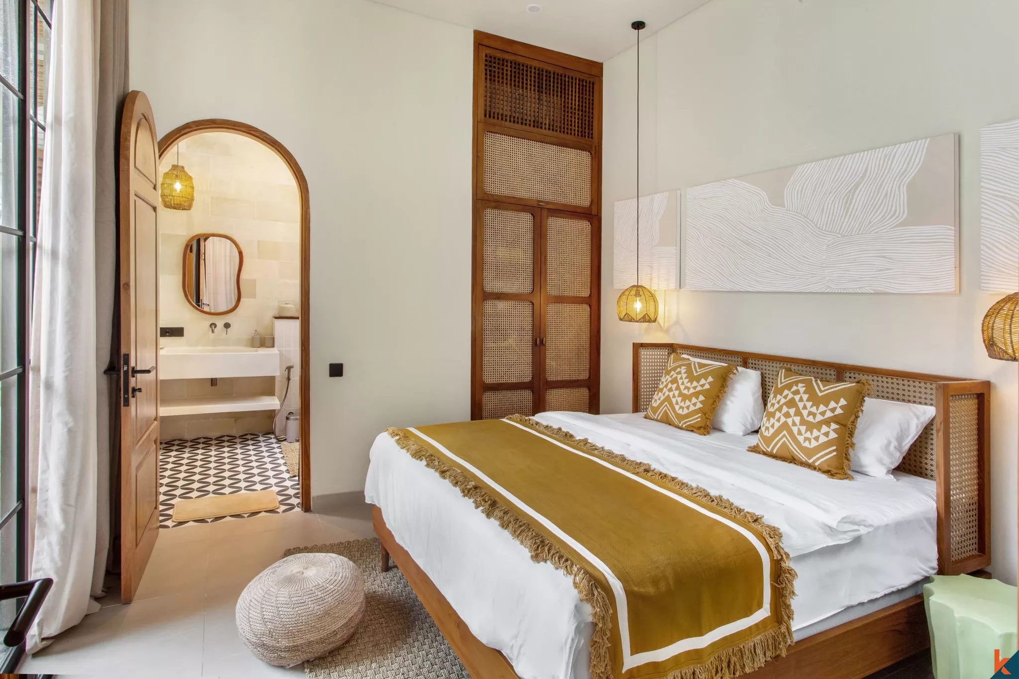 Vila Pribadi Elegan 2 Kamar Tidur dengan Kolam Renang di Cemagi yang Tenang