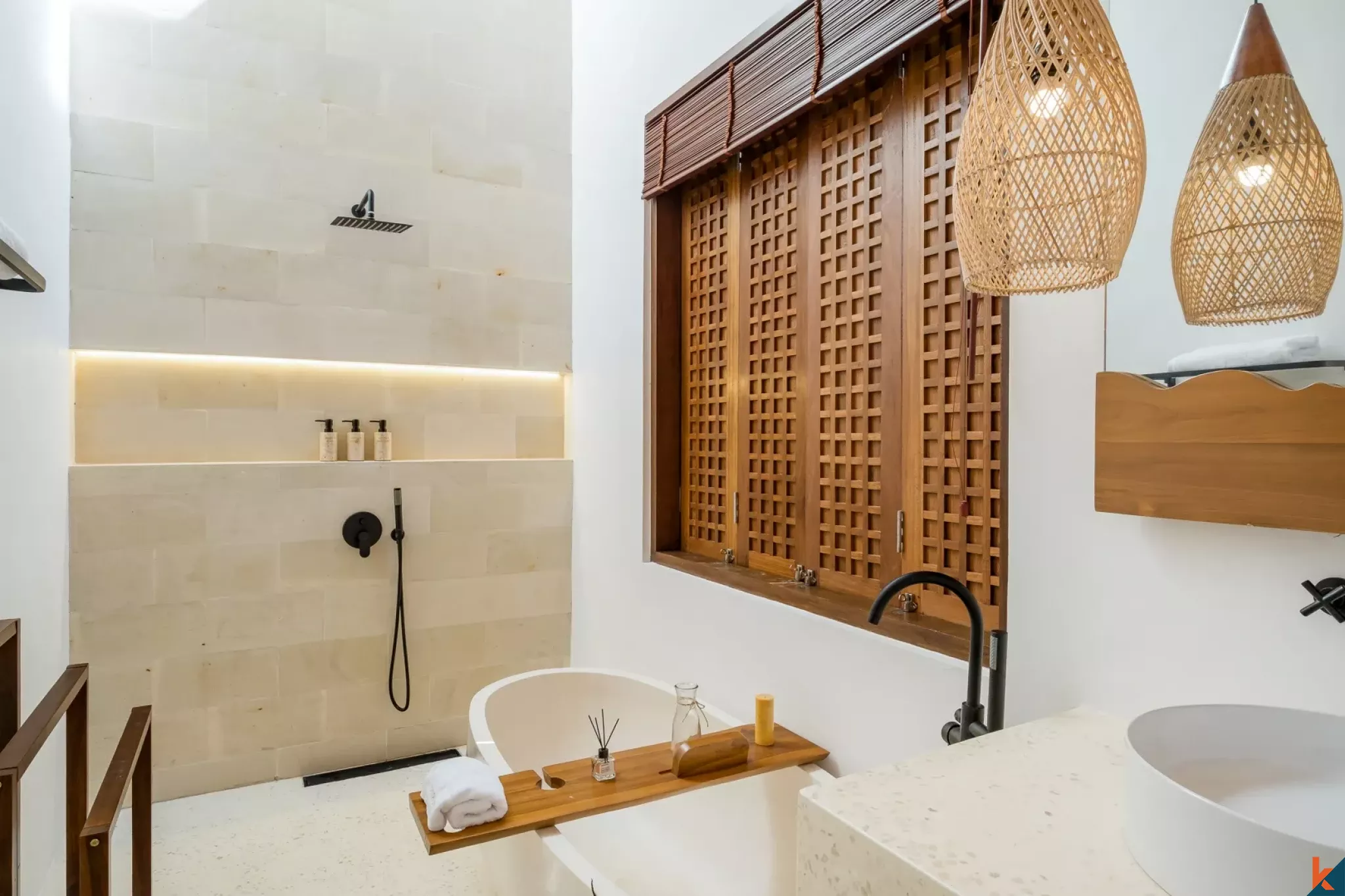 Vila sewa dua kamar tidur yang stylish dan baru di Ungasan