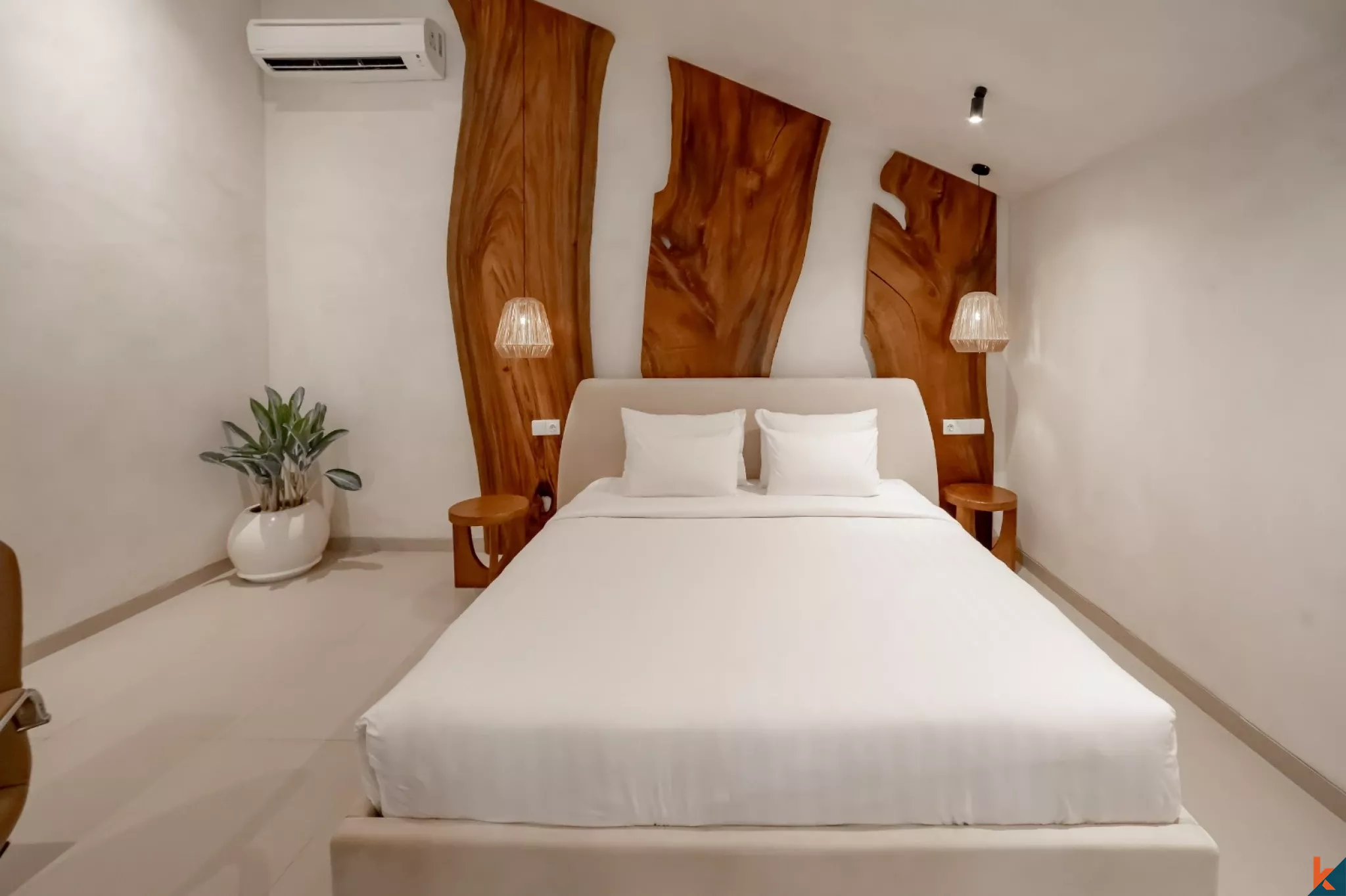 Villa Bergaya Loft Modern dengan 1 Kamar Tidur dan Kolam Renang Bersama di Berawa
