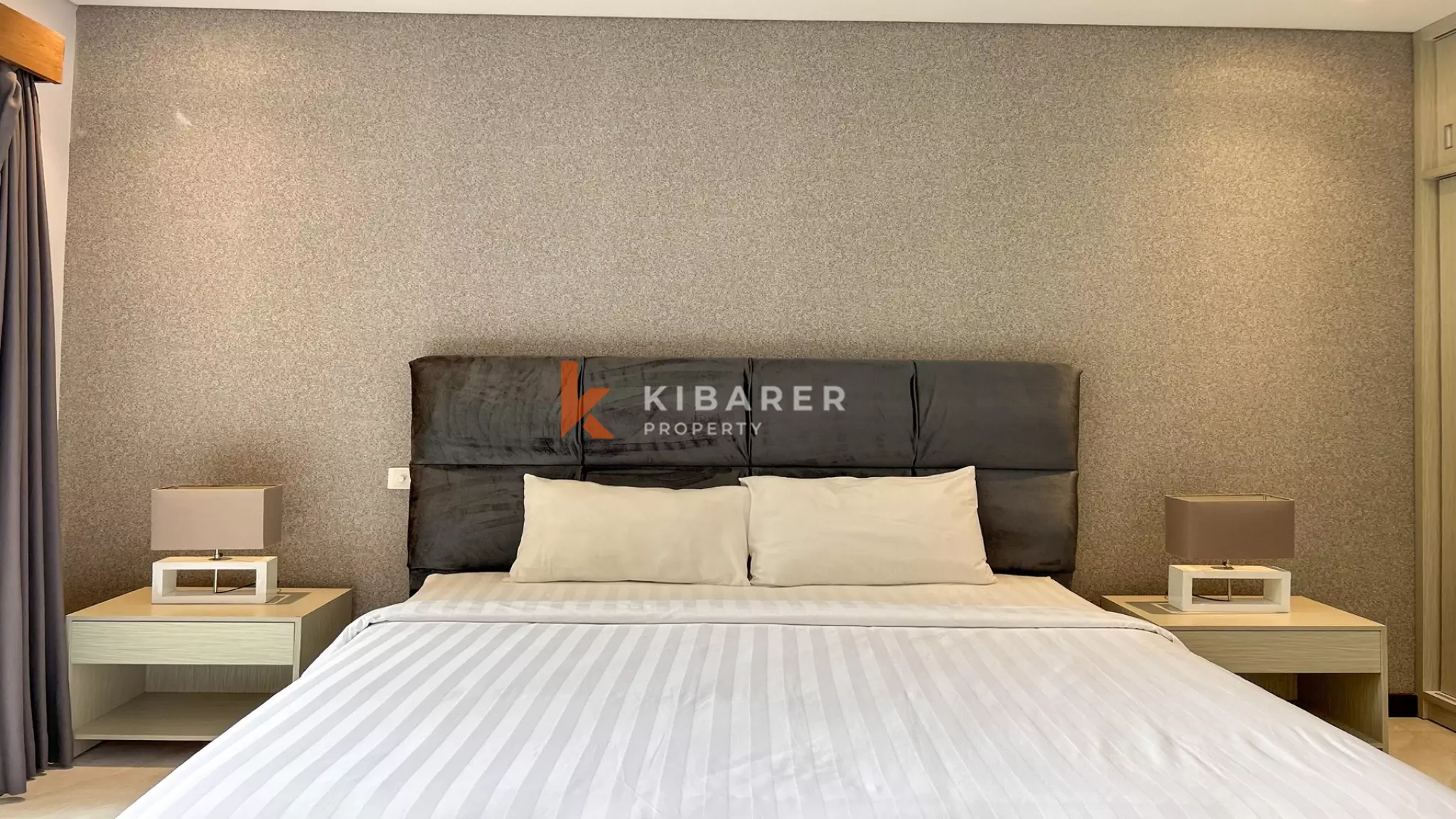 Charming Three-Bedroom Enclosed Living Villa with Private Pool in Umalas