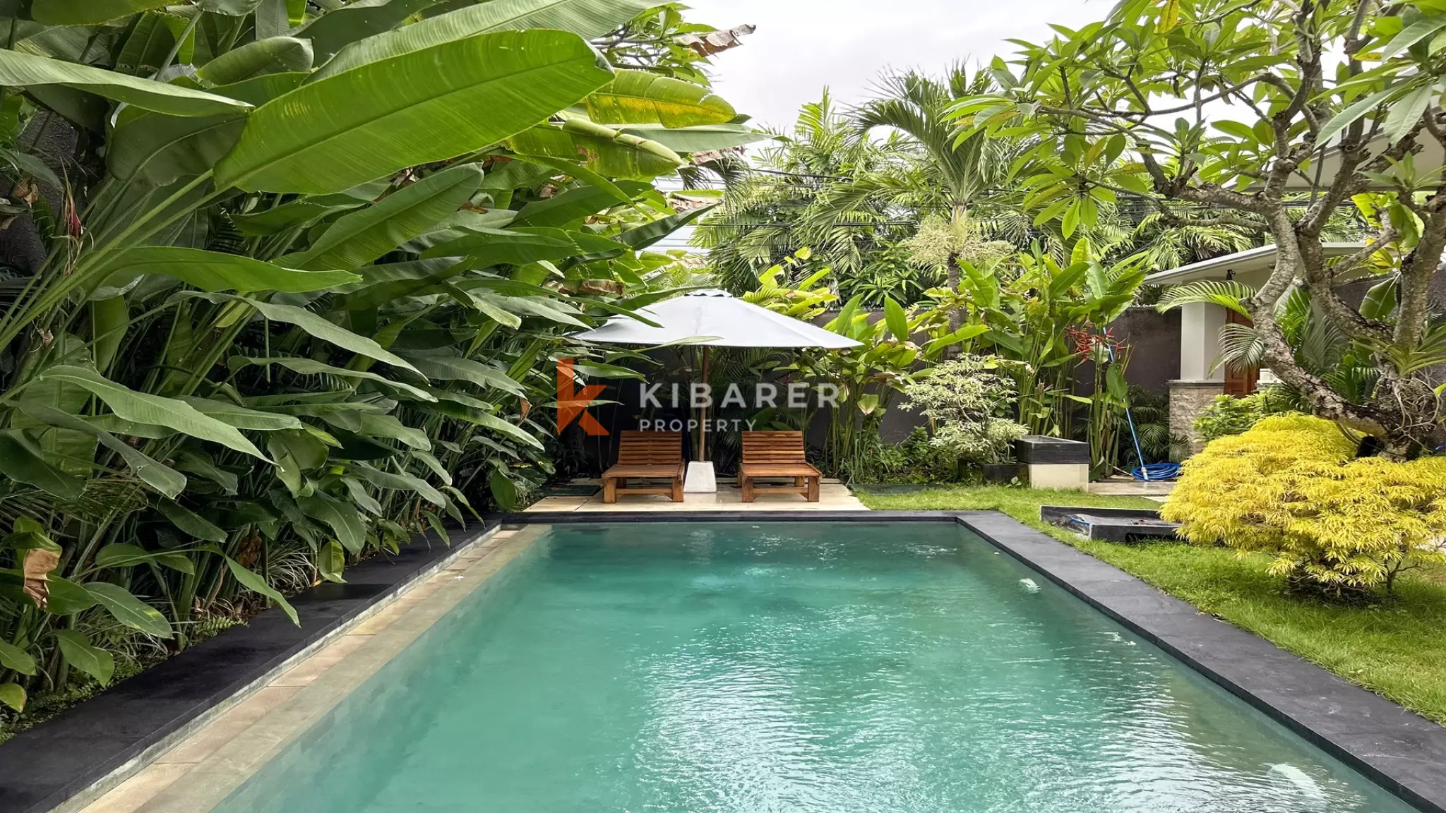 Charming Three-Bedroom Enclosed Living Villa with Private Pool in Umalas