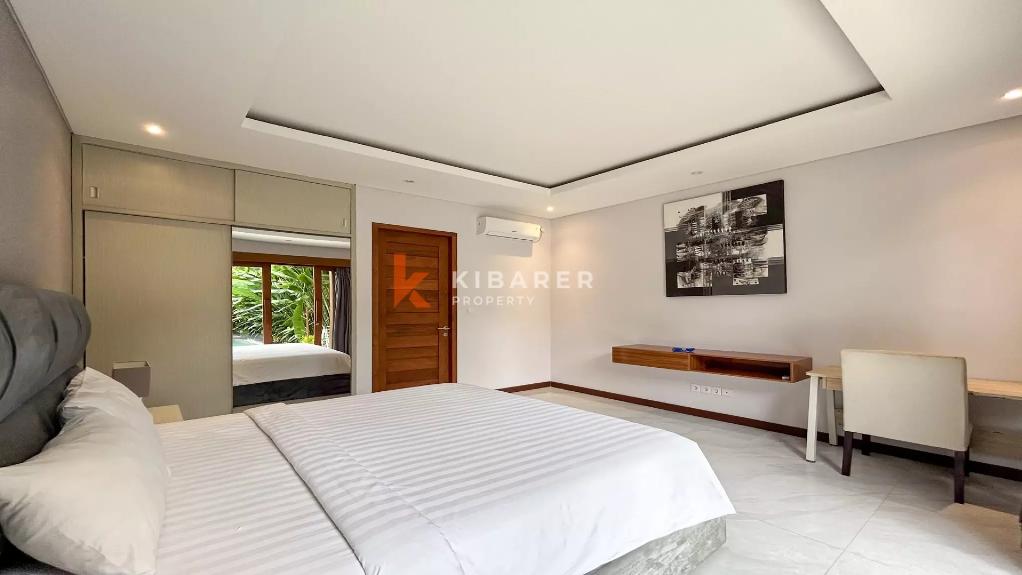 Charming Three-Bedroom Enclosed Living Villa with Private Pool in Umalas