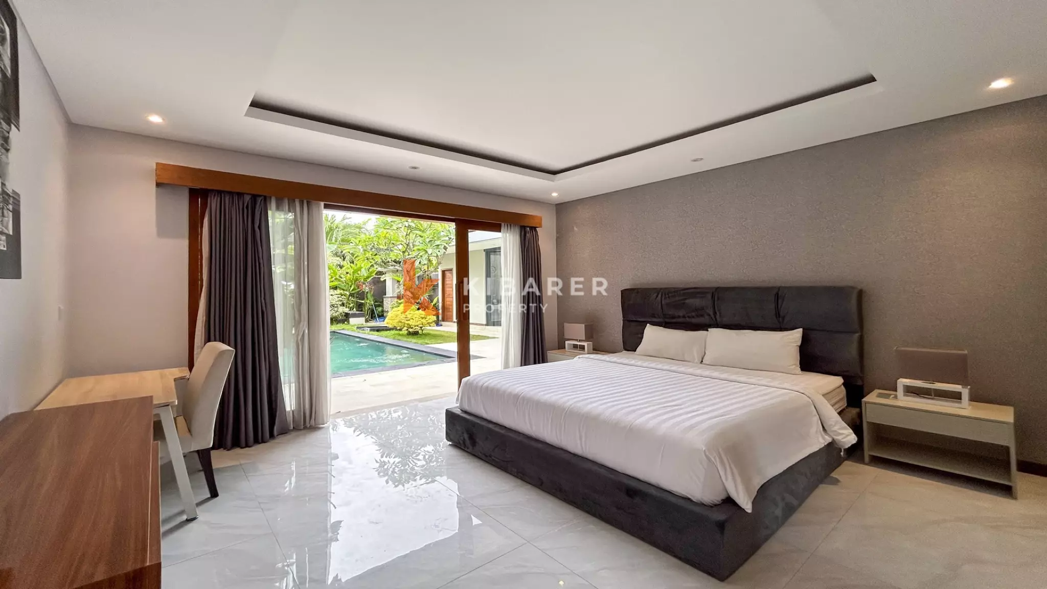 Charming Three-Bedroom Enclosed Living Villa with Private Pool in Umalas