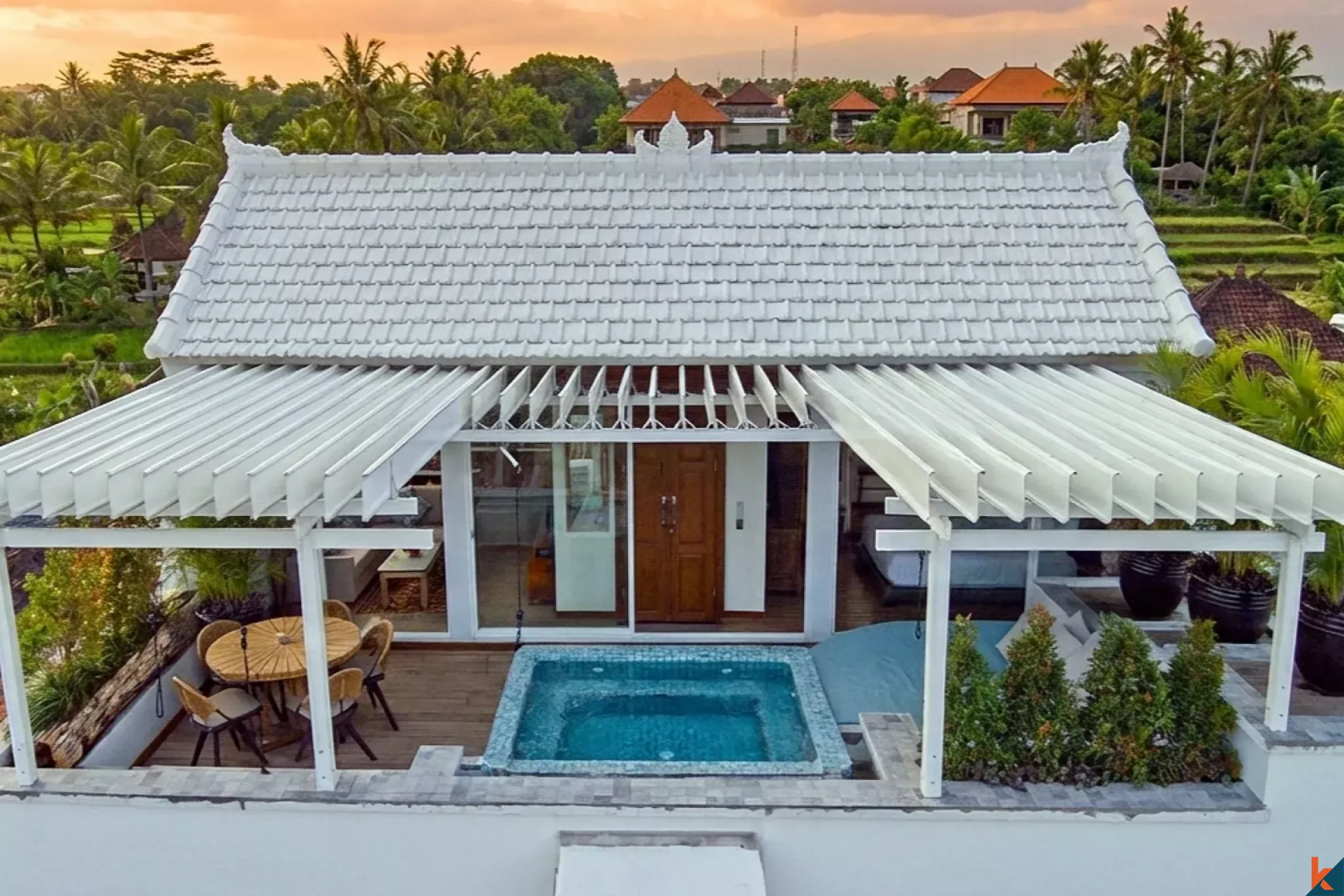 Great one bedroom penthouse with private pool and amazing beach view