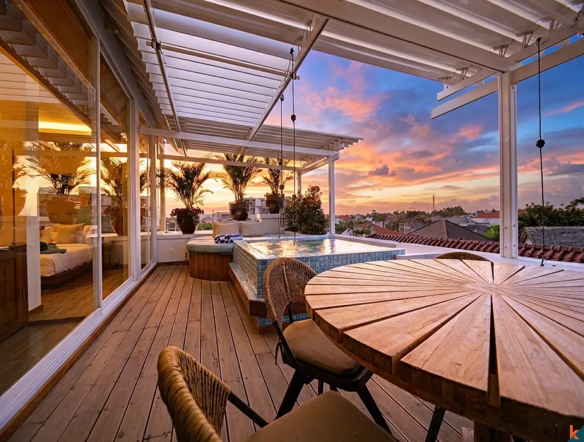 Great one bedroom penthouse with private pool and amazing beach view