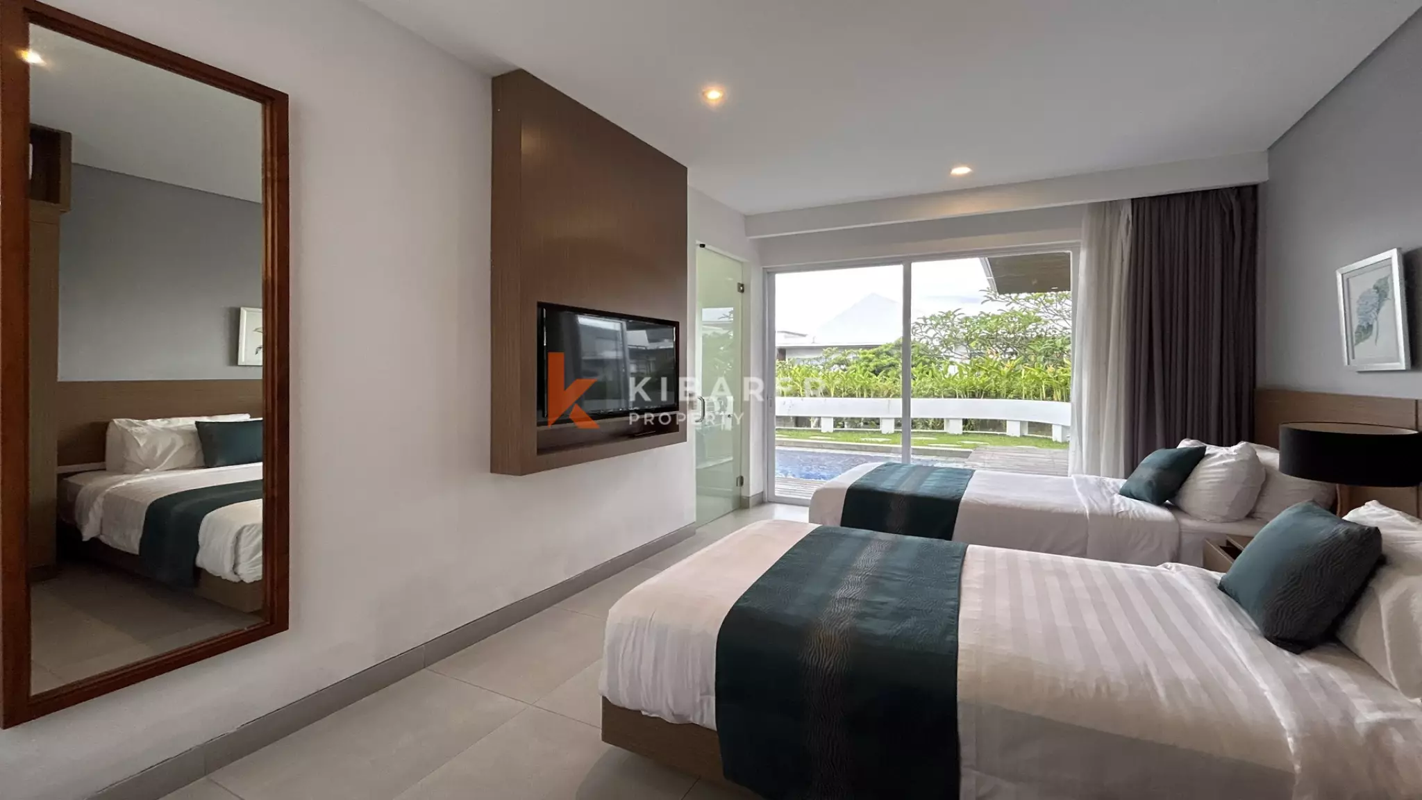 Your Private Getaway: Two-Bedroom Enclosed Living Villa in Ungasan