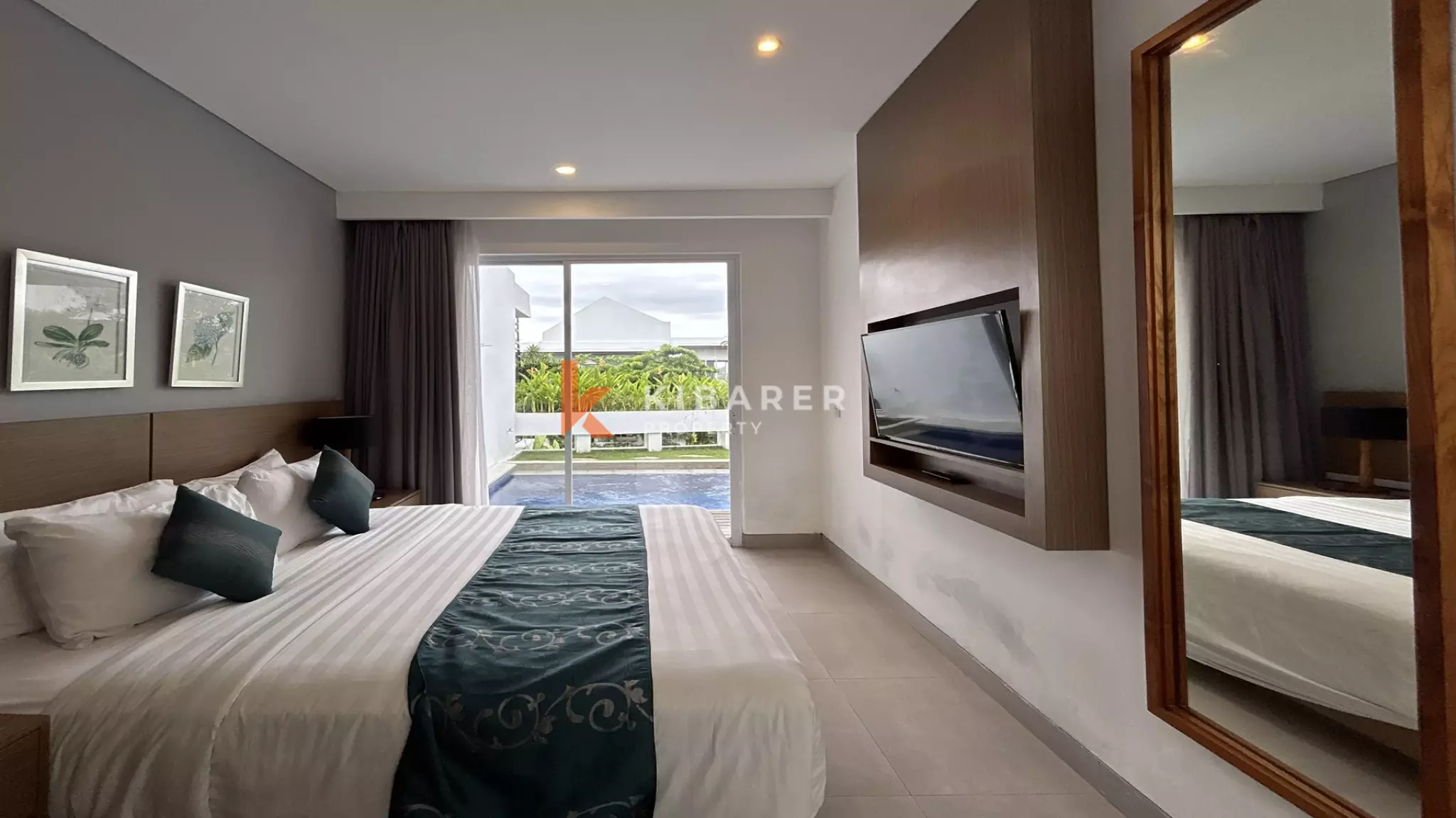 Your Private Getaway: Two-Bedroom Enclosed Living Villa in Ungasan