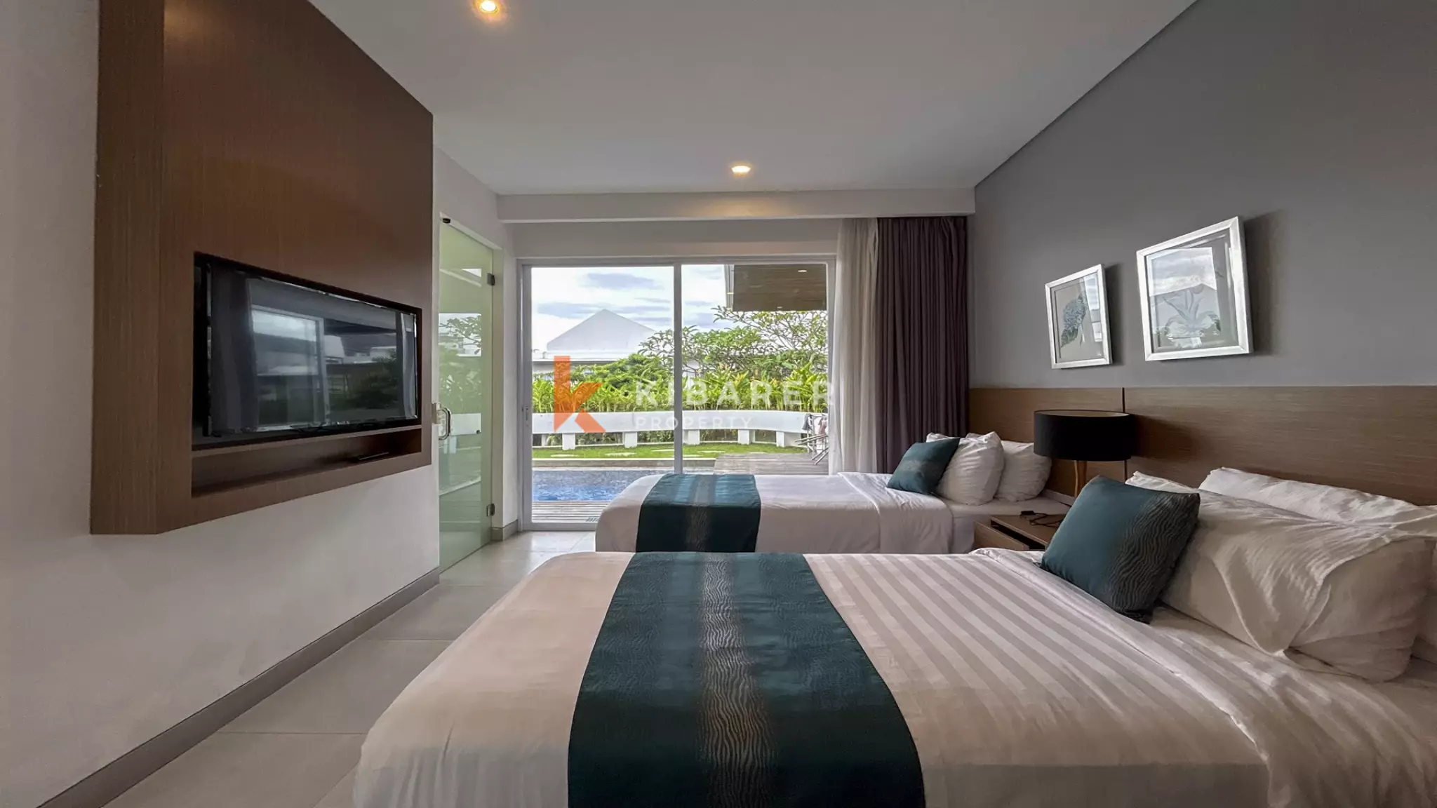 Your Private Getaway: Two-Bedroom Enclosed Living Villa in Ungasan