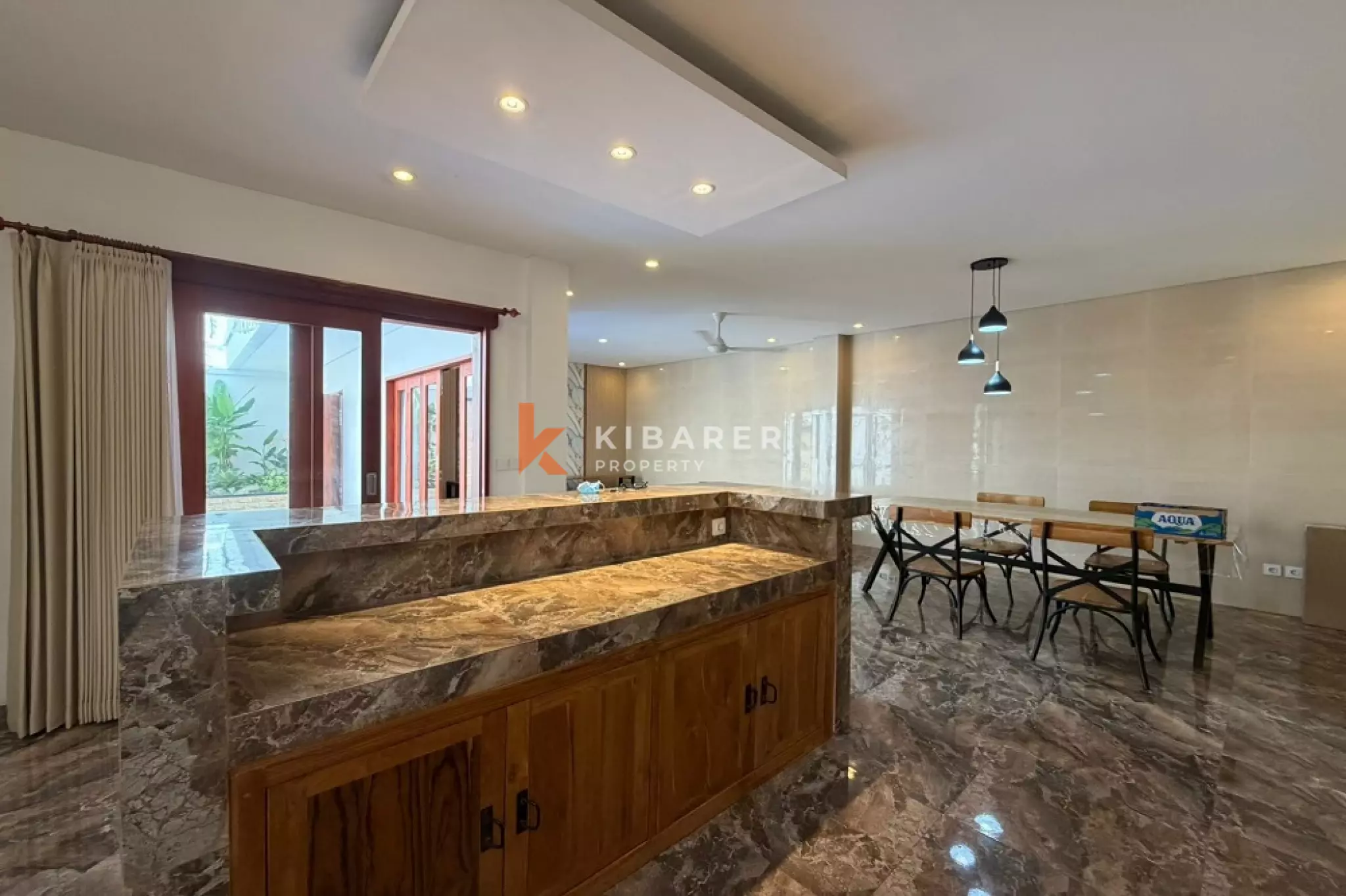 Villa Modern Dua Kamar Tidur yang Nyaman di Padangsambian