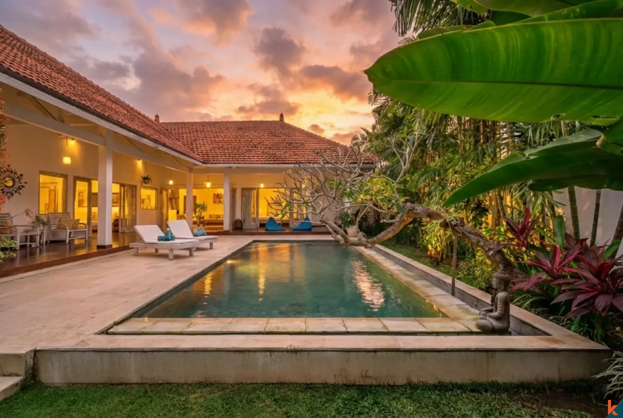 Properti sewa liburan tiga kamar tidur yang bagus di Ungasan