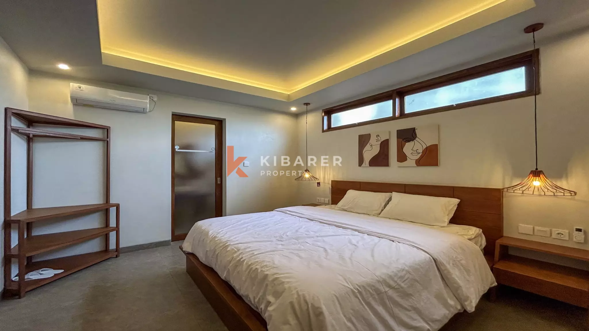 Superbe villa de quatre chambres avec piscine sur le toit et vue panoramique à Uluwatu