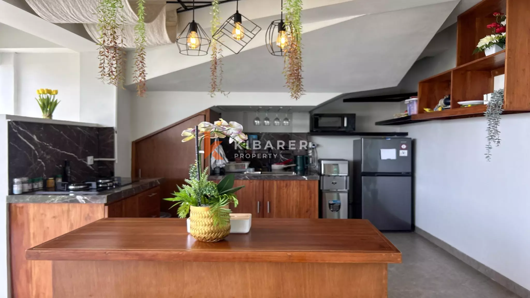 Superbe villa de quatre chambres avec piscine sur le toit et vue panoramique à Uluwatu