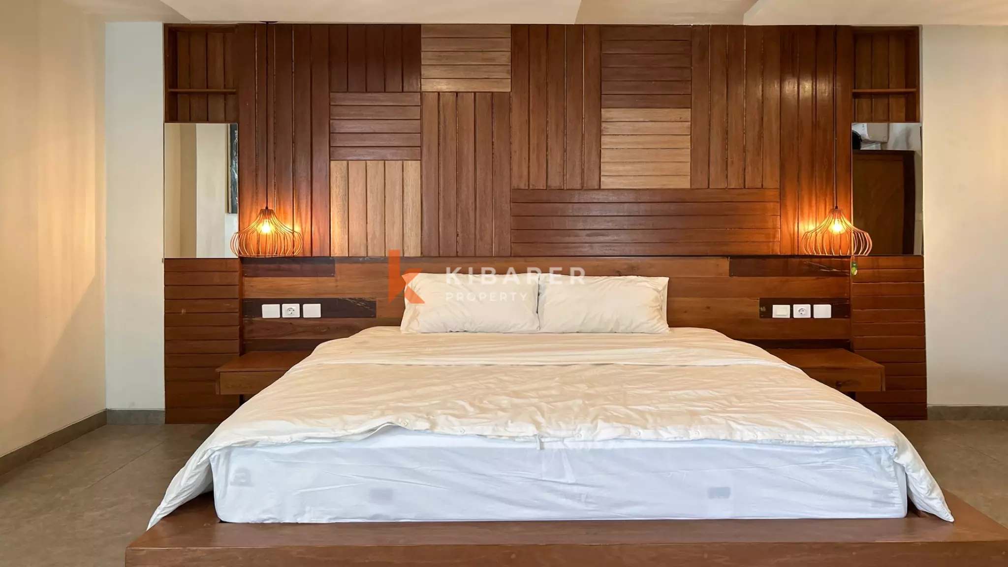 Superbe villa de quatre chambres avec piscine sur le toit et vue panoramique à Uluwatu