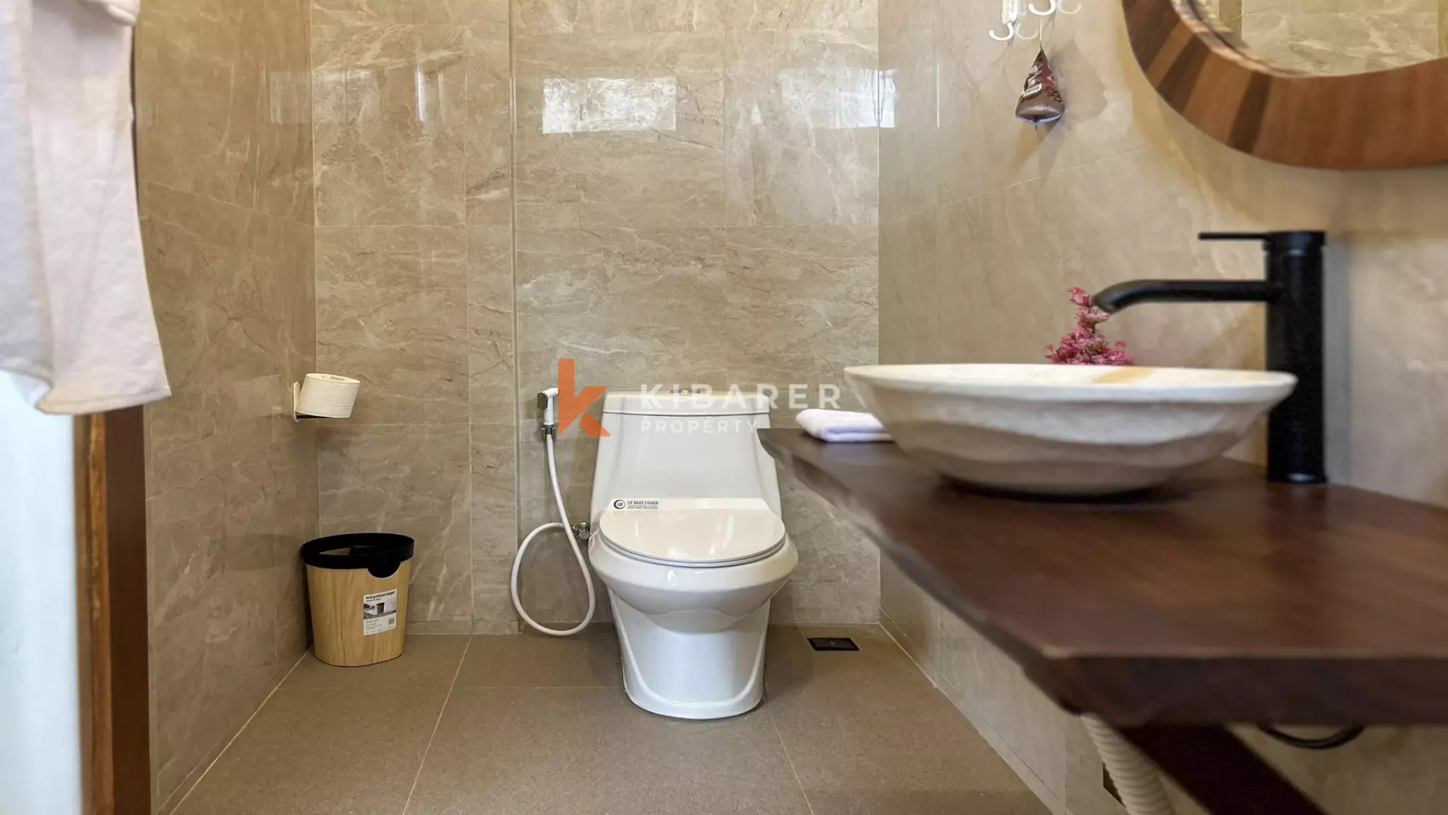 Superbe villa de quatre chambres avec piscine sur le toit et vue panoramique à Uluwatu