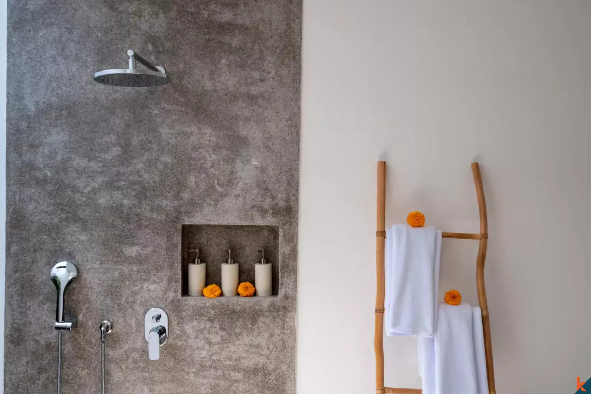 Tropical One Bedroom Leasehold Villa Near Nyanyi Beach