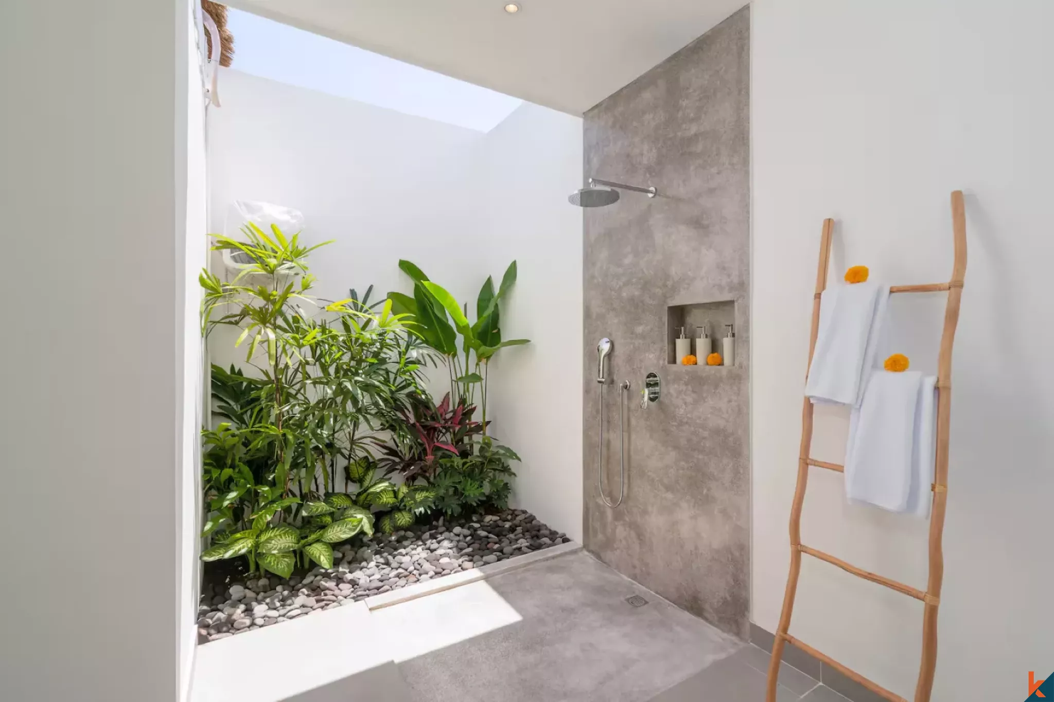 Tropical One Bedroom Leasehold Villa Near Nyanyi Beach