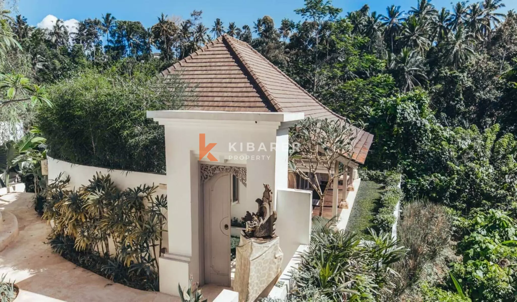 Romantic One Bedroom Nature Hideaway with Infinity Pool Nestled in Ubud