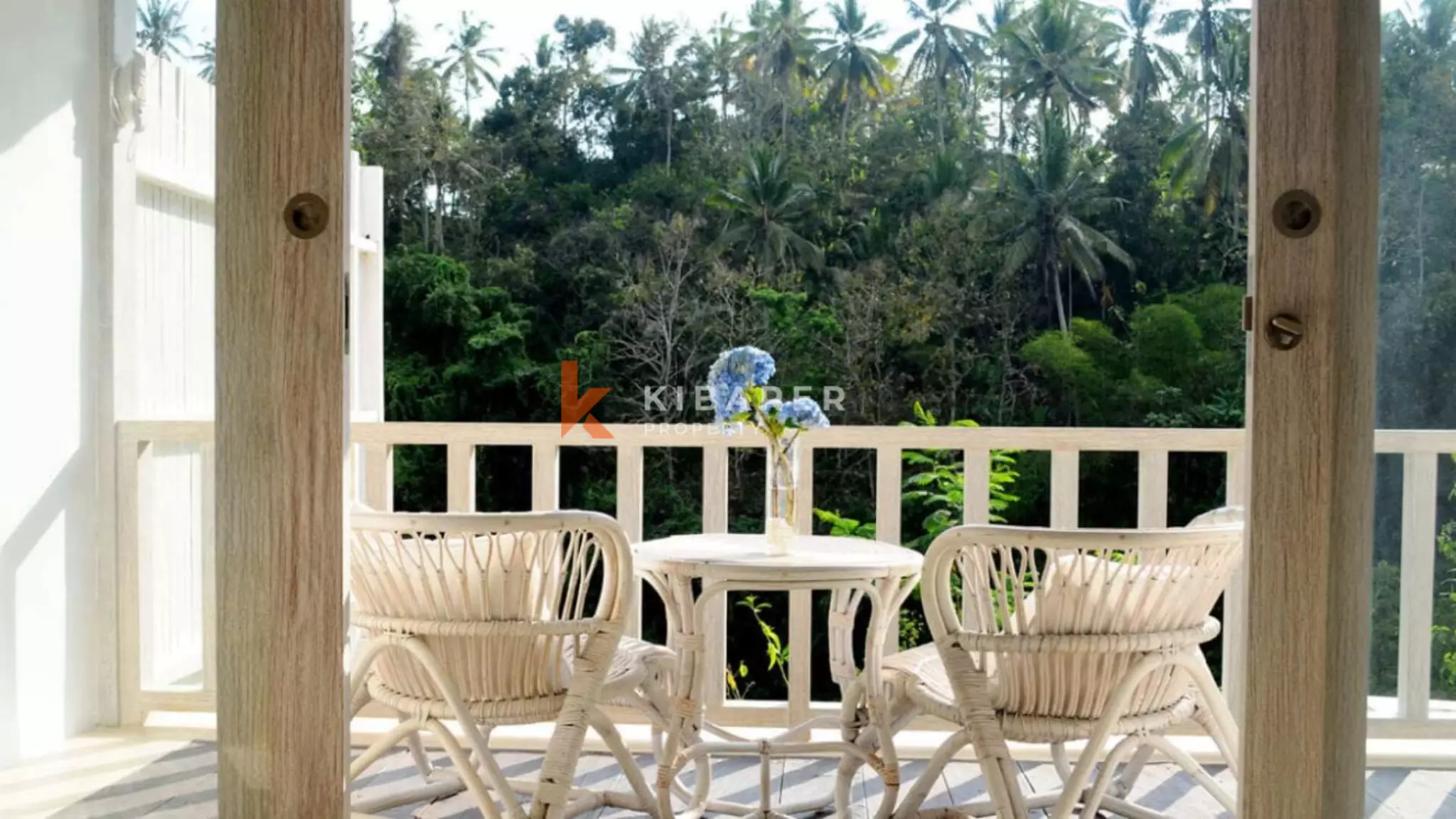 Romantic One Bedroom Nature Hideaway with Infinity Pool Nestled in Ubud