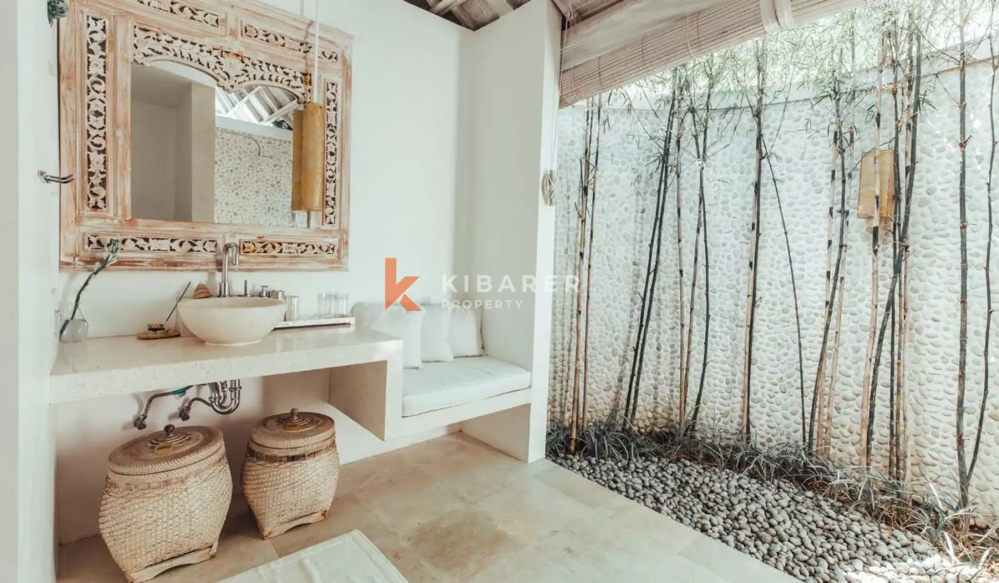 Romantic One Bedroom Nature Hideaway with Infinity Pool Nestled in Ubud