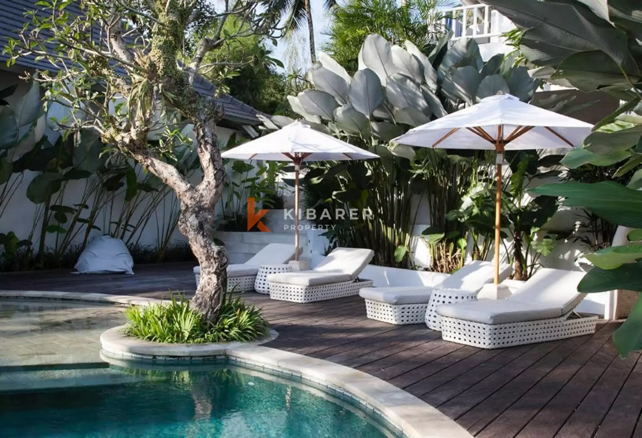 Romantic One Bedroom Nature Hideaway with Infinity Pool Nestled in Ubud