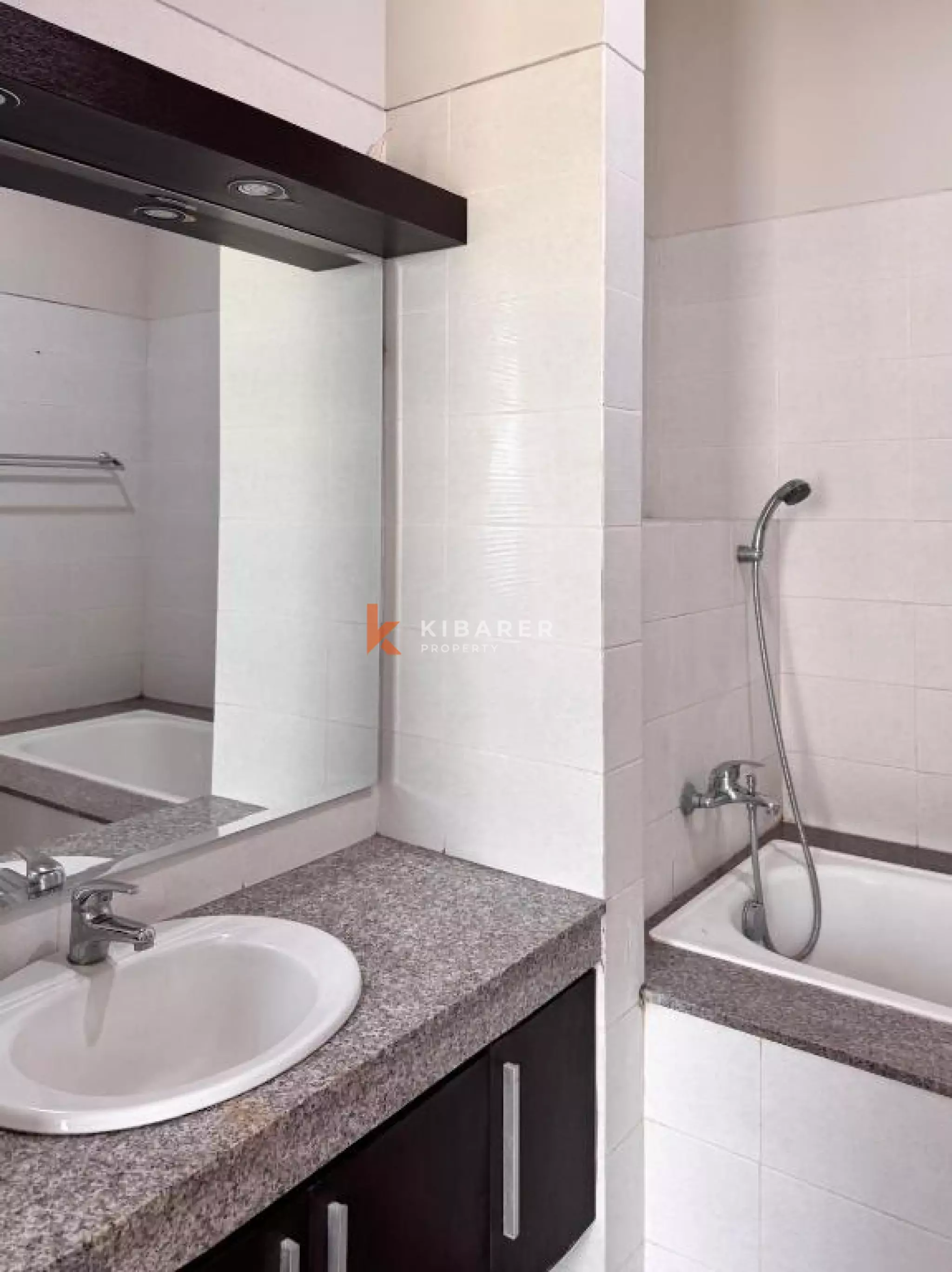 Lovely Two-Bedroom Villa with Enclosed Living in Umalas