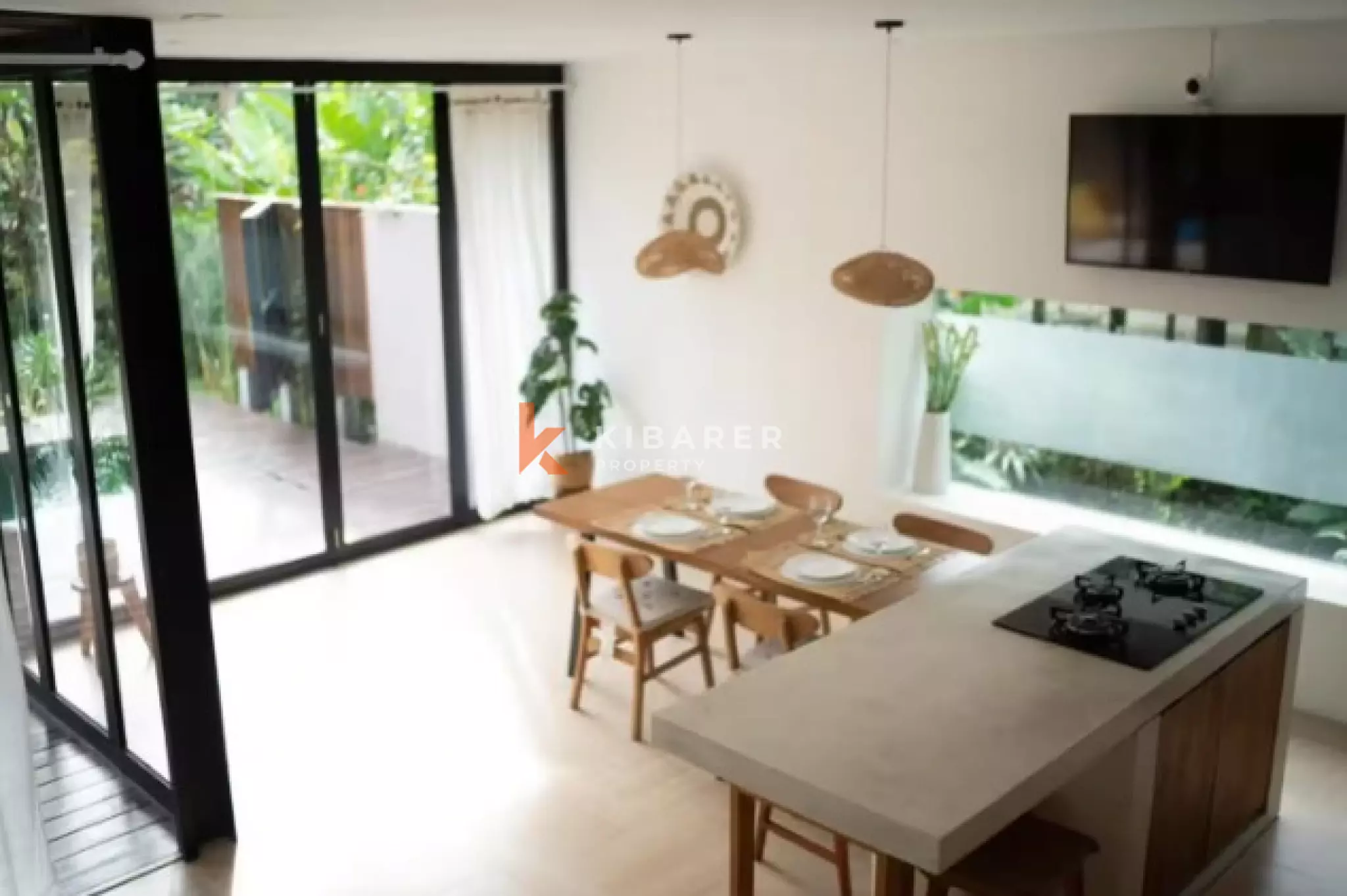 Elegant Family Four Bedroom Villa Overlooking a Large Communal Garden in Berawa