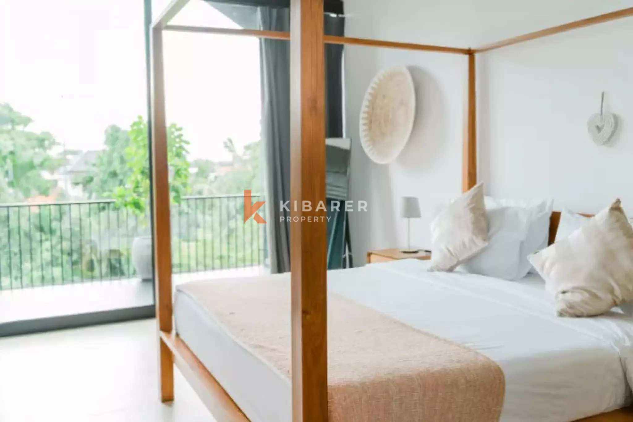 Elegant Family Four Bedroom Villa Overlooking a Large Communal Garden in Berawa