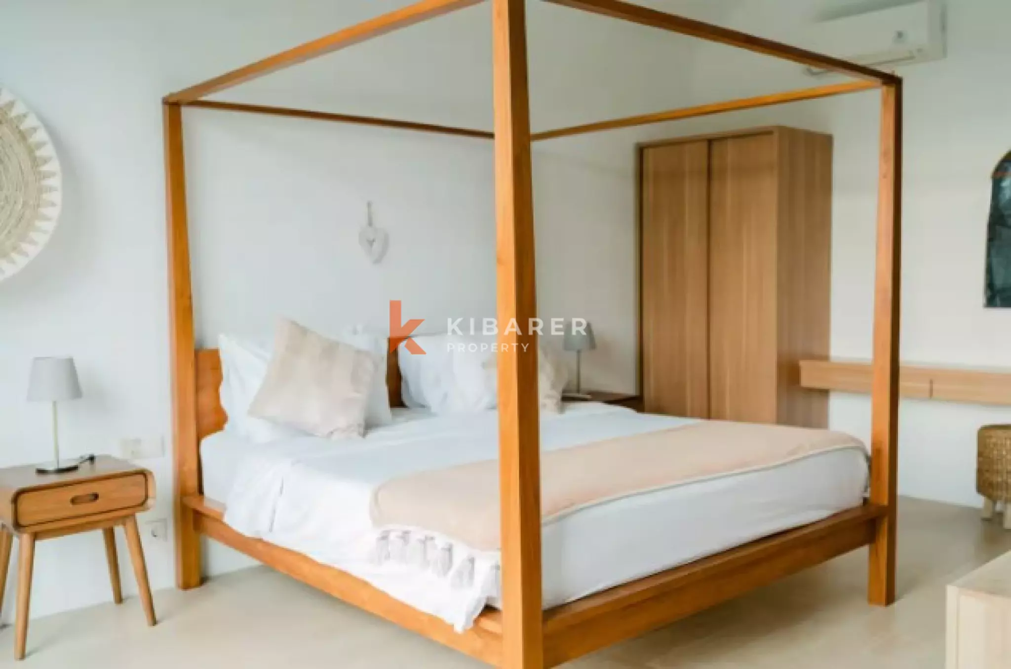 Elegant Family Four Bedroom Villa Overlooking a Large Communal Garden in Berawa