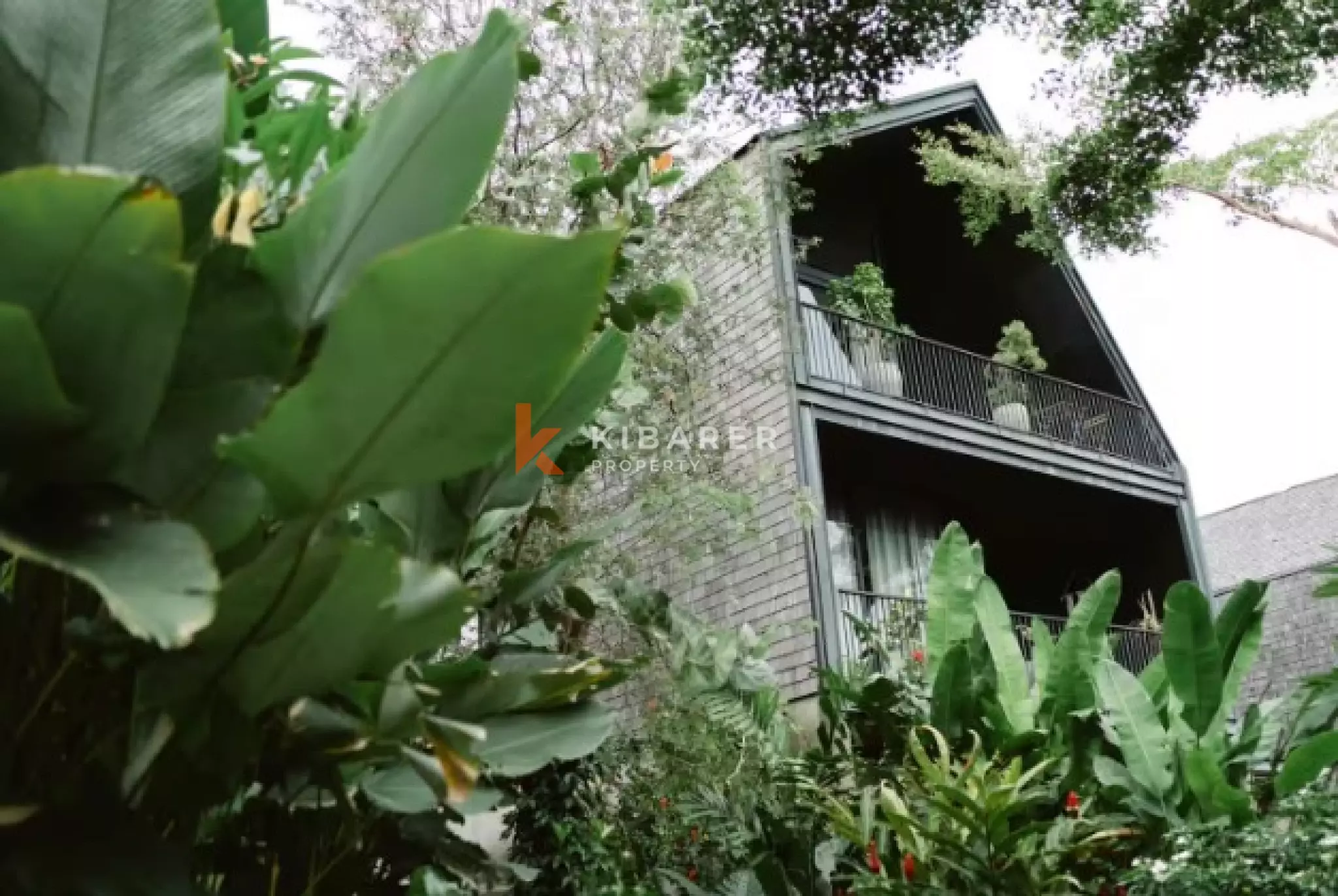 Elegant Family Four Bedroom Villa Overlooking a Large Communal Garden in Berawa