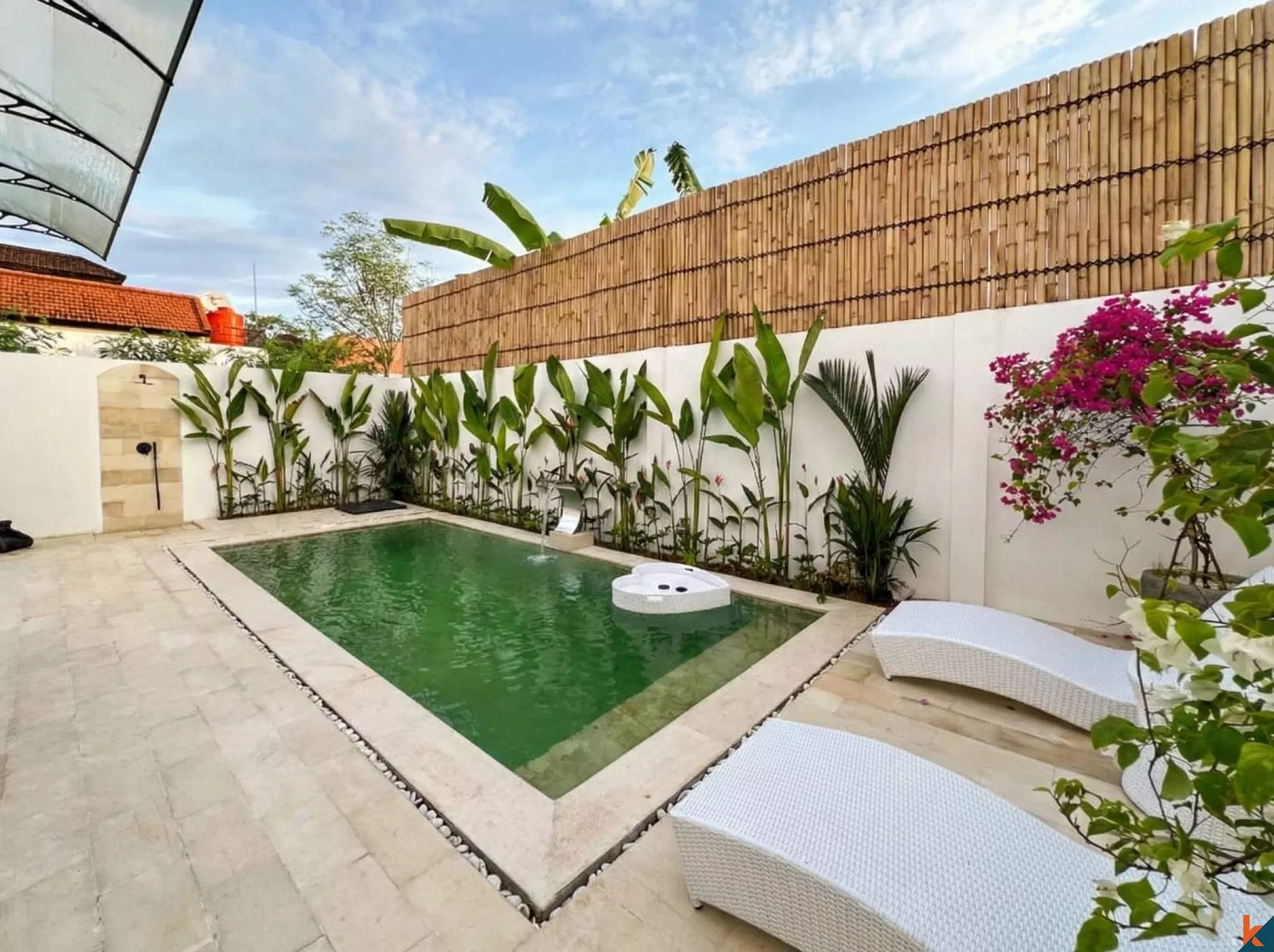 Villa modern hak milik dengan smart system untuk dijual di Jimbaran