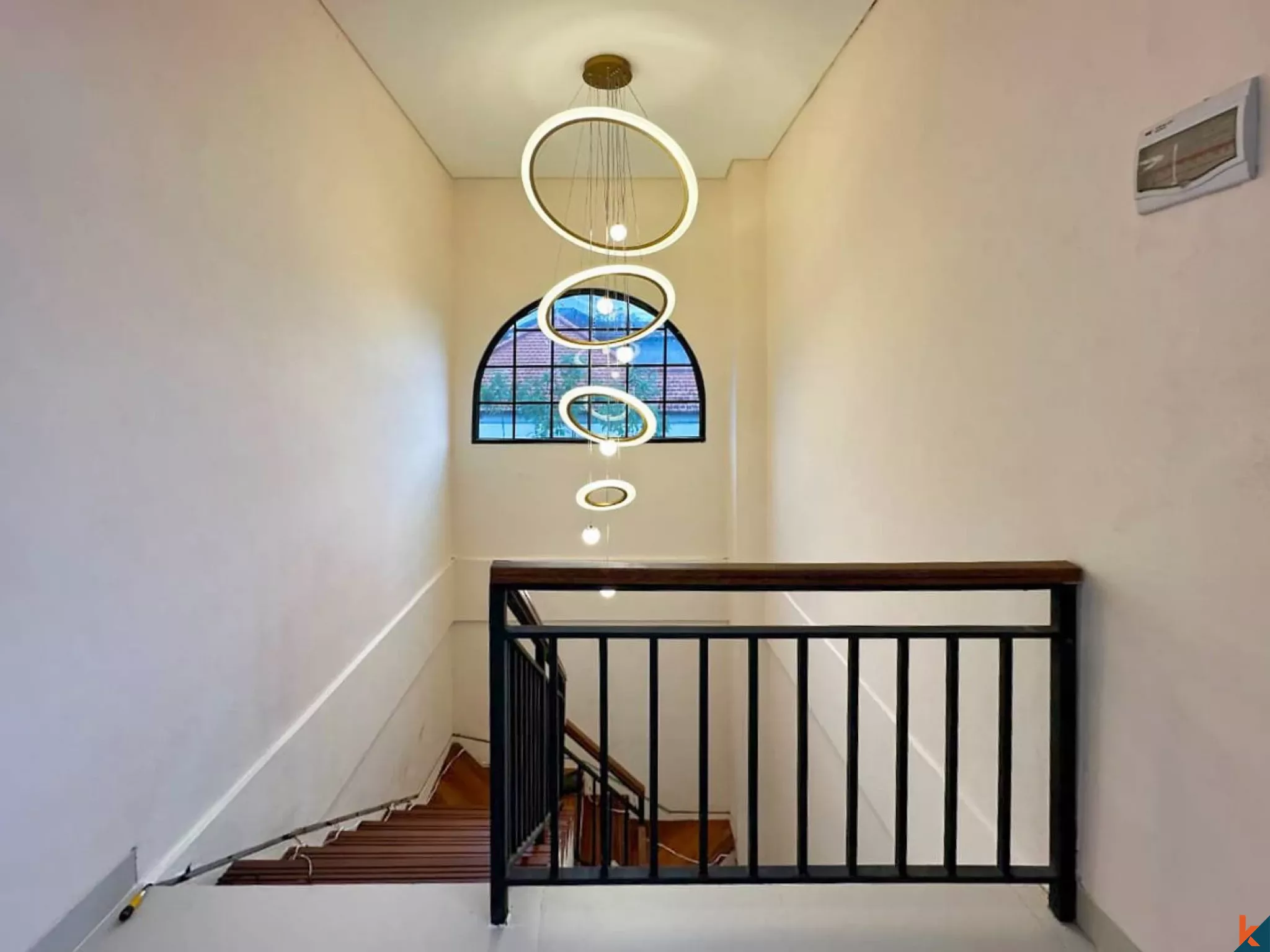 Villa modern hak milik dengan smart system untuk dijual di Jimbaran