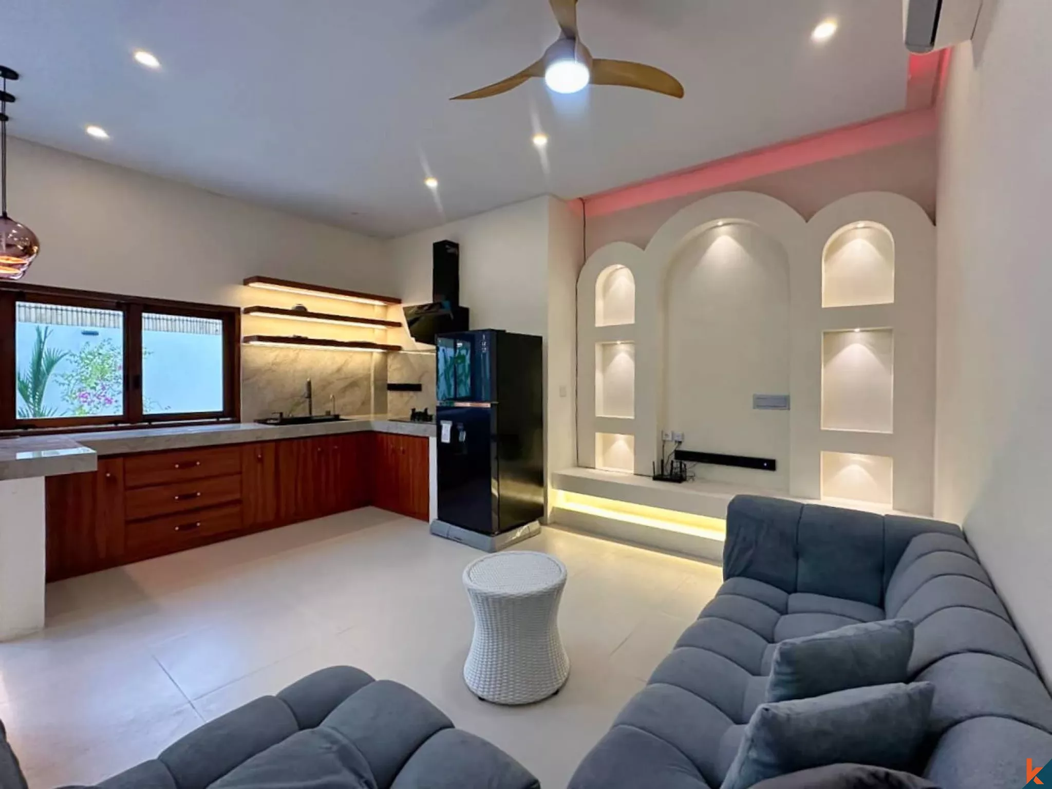 Villa modern hak milik dengan smart system untuk dijual di Jimbaran