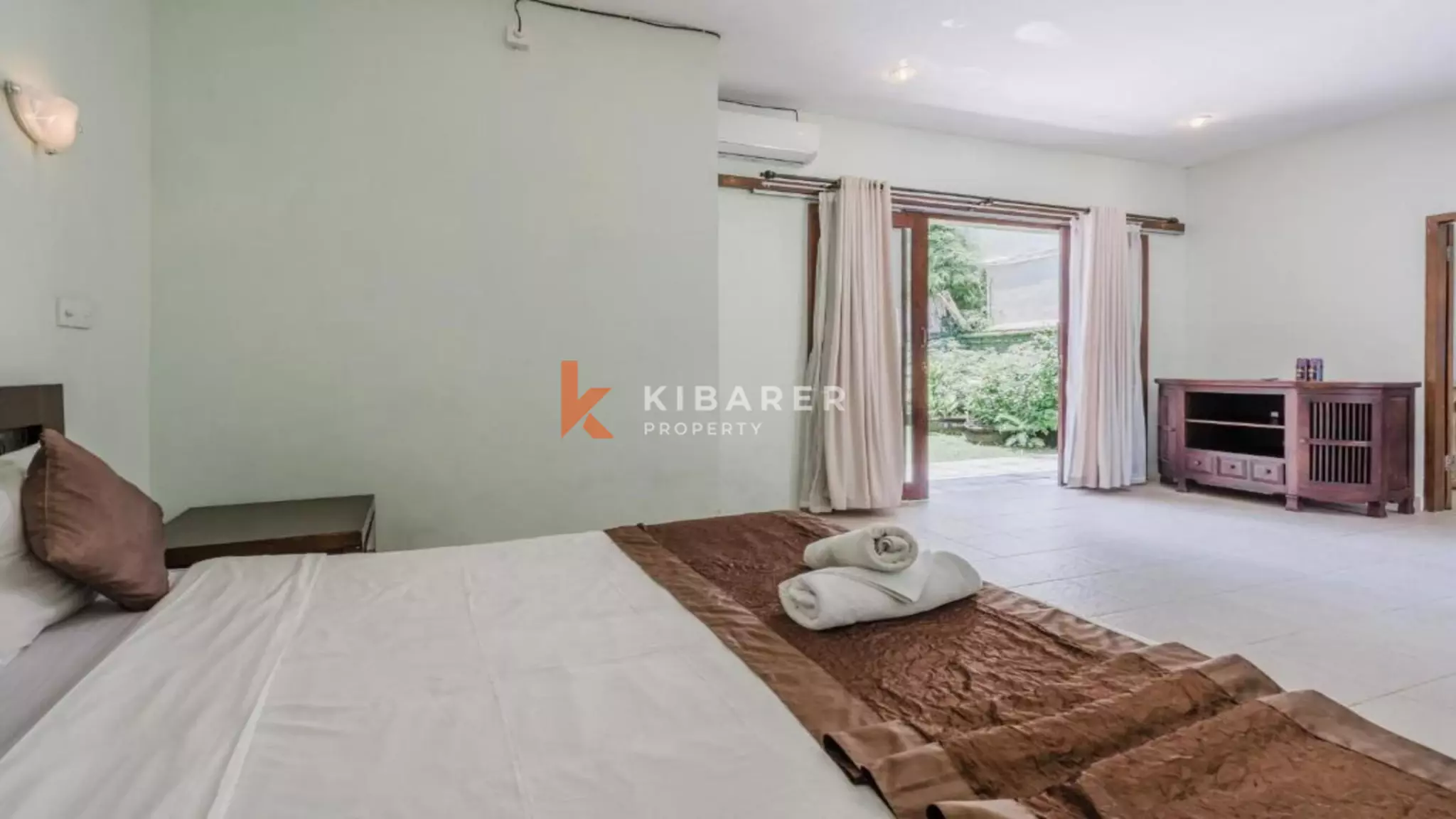 Spacious Four-Bedroom Private Villa with Pool in Seminyak