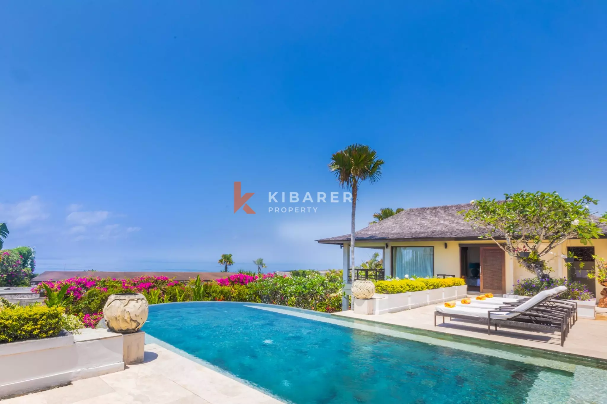 Where the Ocean Meets the Sky - A Six Bedroom Hilltop Villa in Kutuh