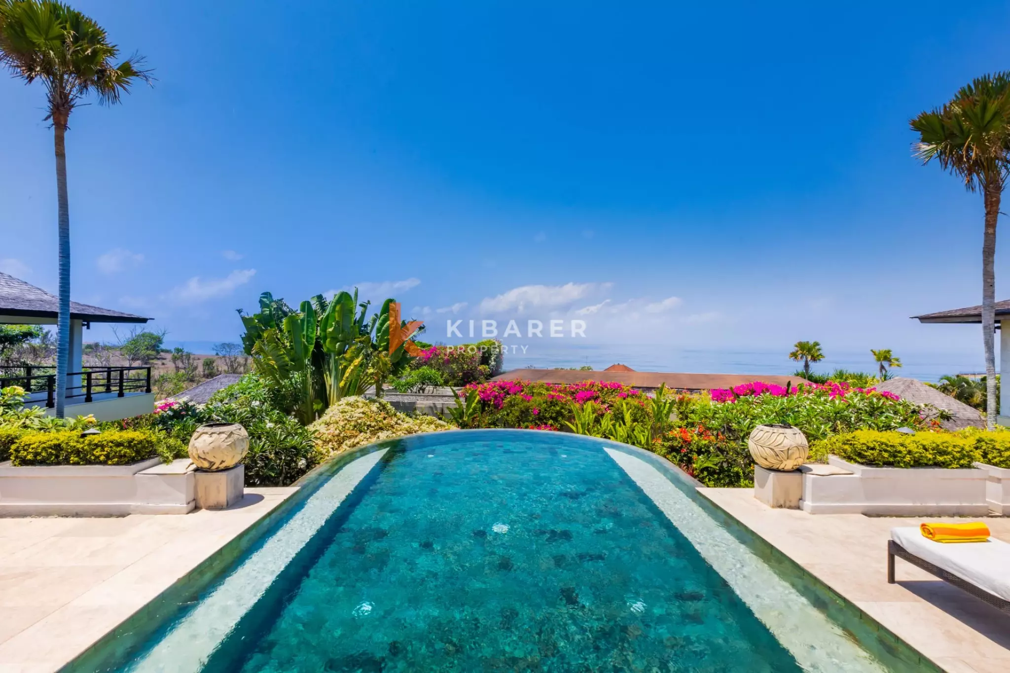 Where the Ocean Meets the Sky - A Six Bedroom Hilltop Villa in Kutuh