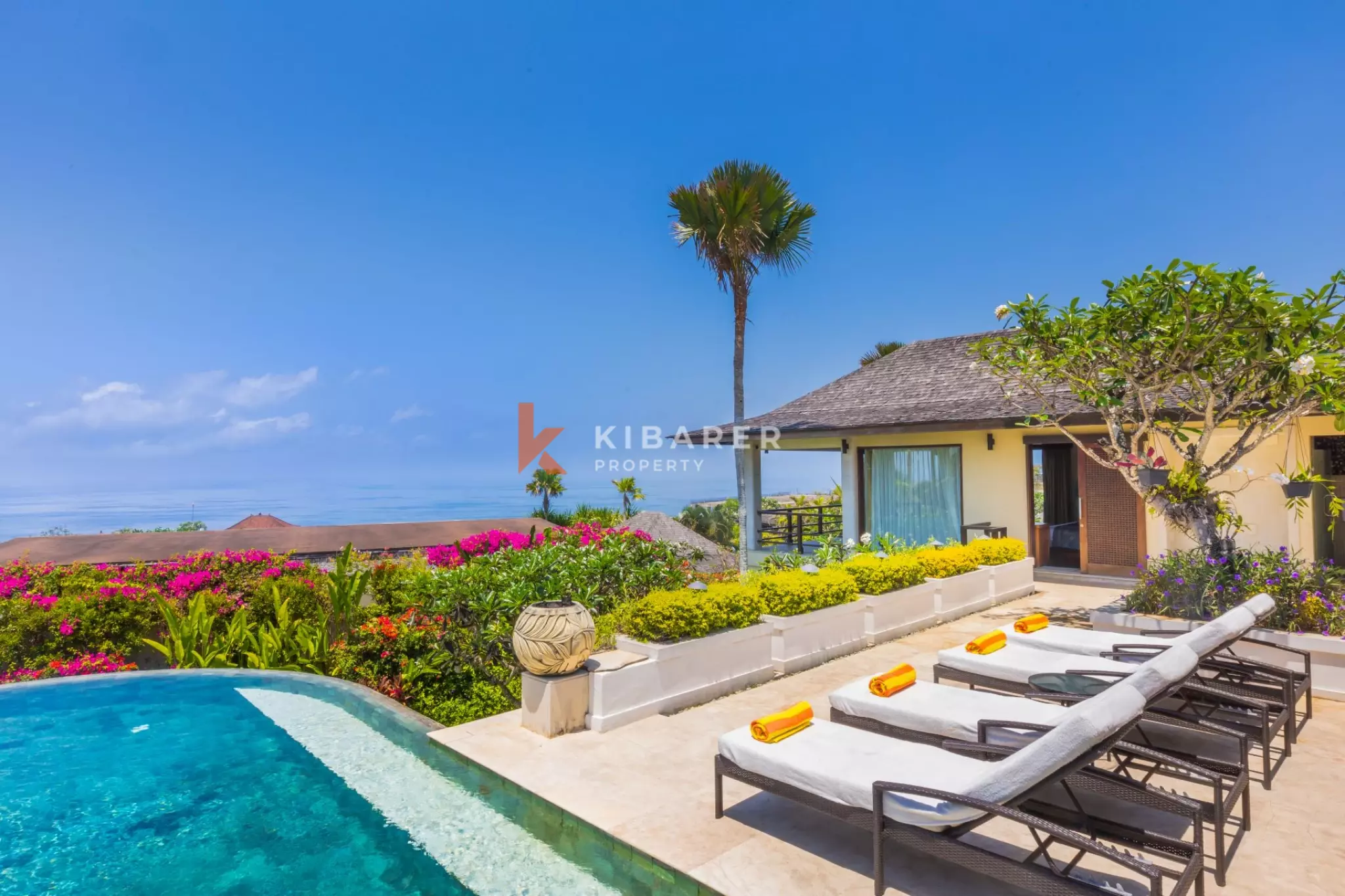 Where the Ocean Meets the Sky - A Six Bedroom Hilltop Villa in Kutuh