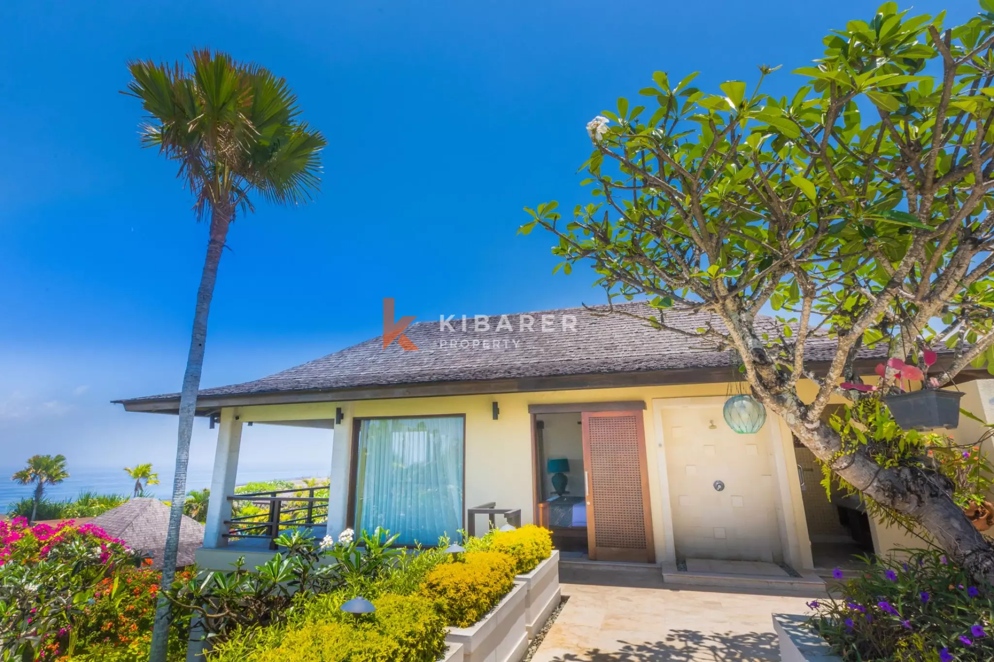 Where the Ocean Meets the Sky - A Six Bedroom Hilltop Villa in Kutuh