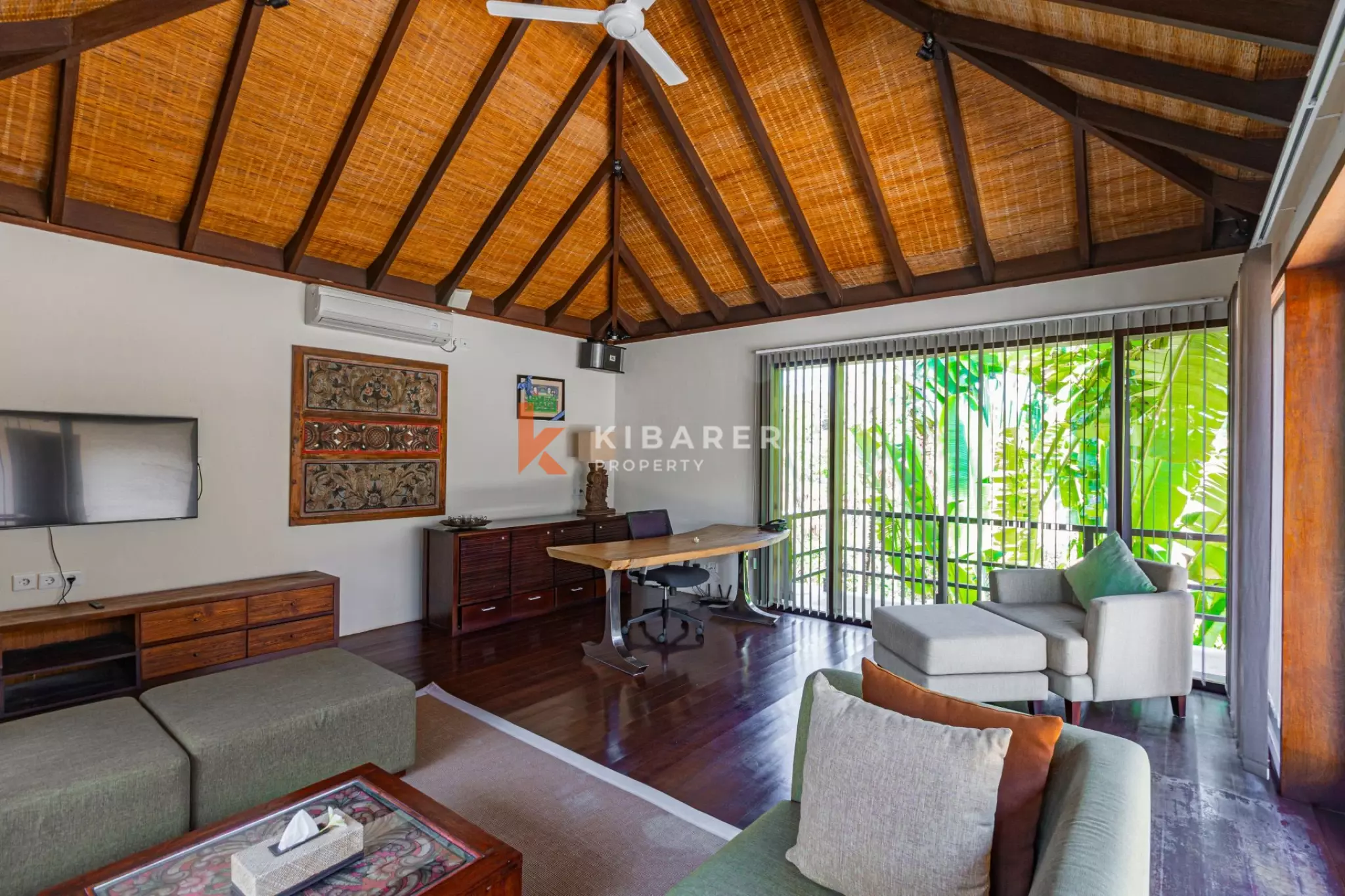 Where the Ocean Meets the Sky - A Six Bedroom Hilltop Villa in Kutuh