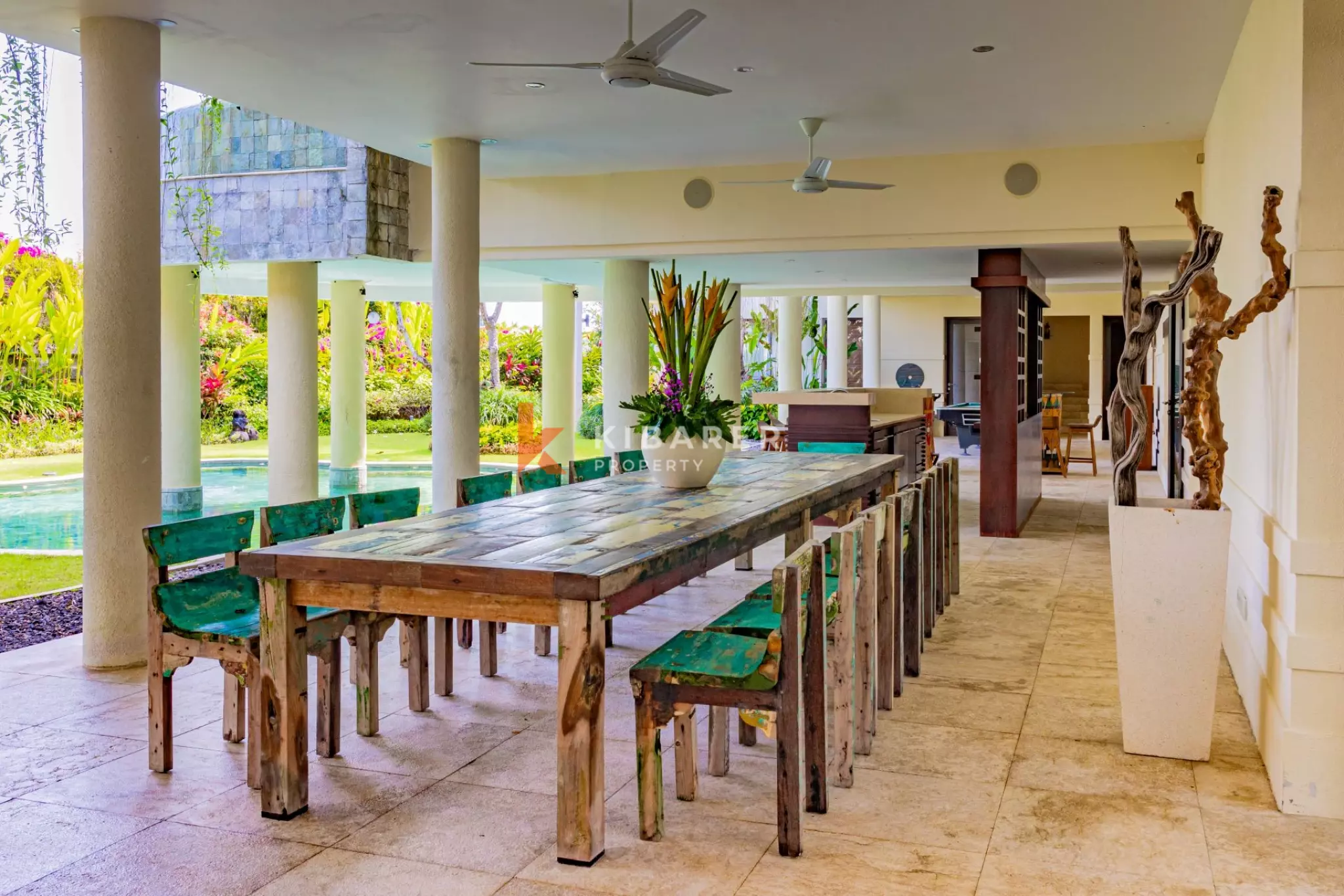 Where the Ocean Meets the Sky - A Six Bedroom Hilltop Villa in Kutuh