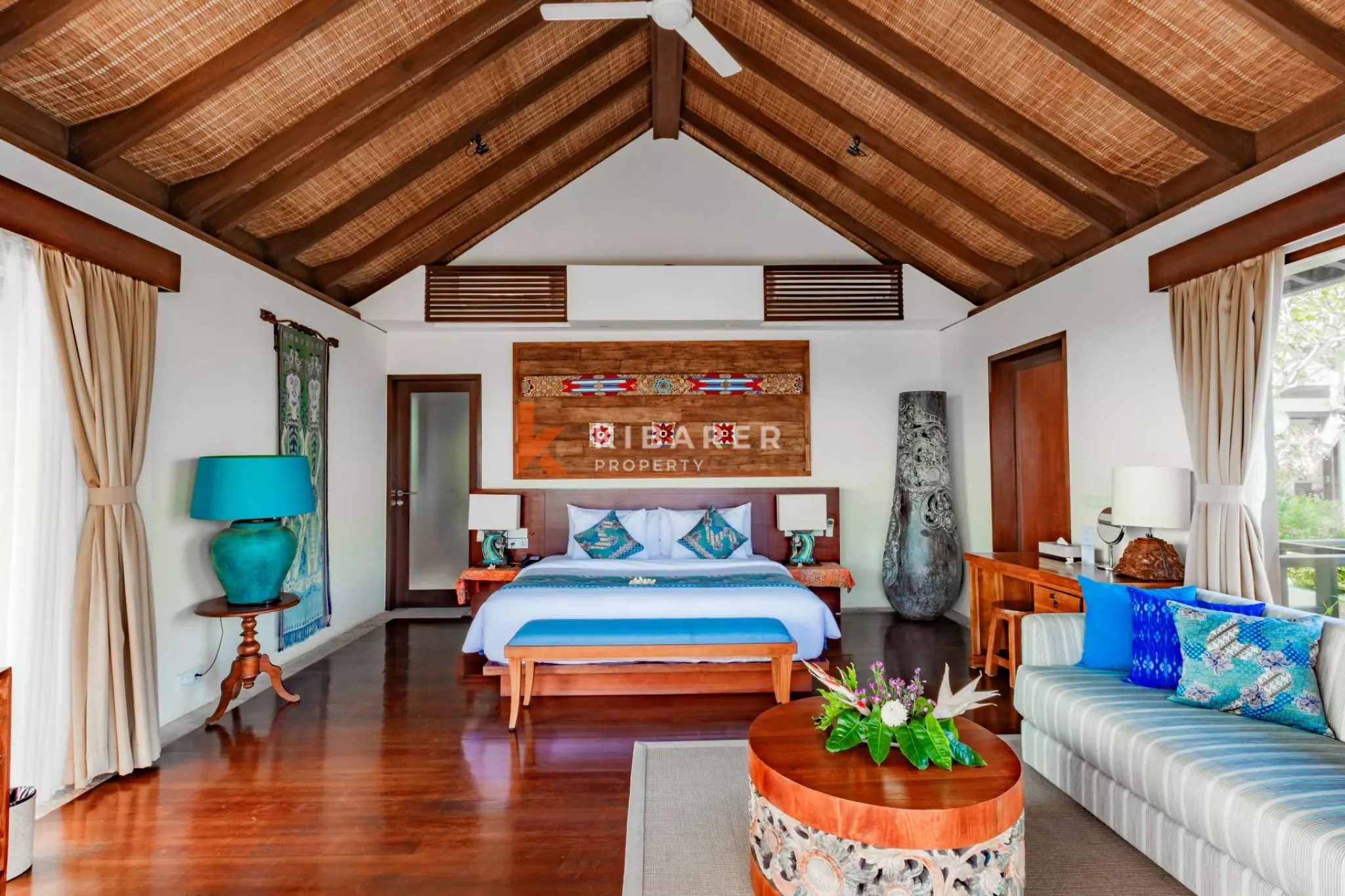 Where the Ocean Meets the Sky - A Six Bedroom Hilltop Villa in Kutuh