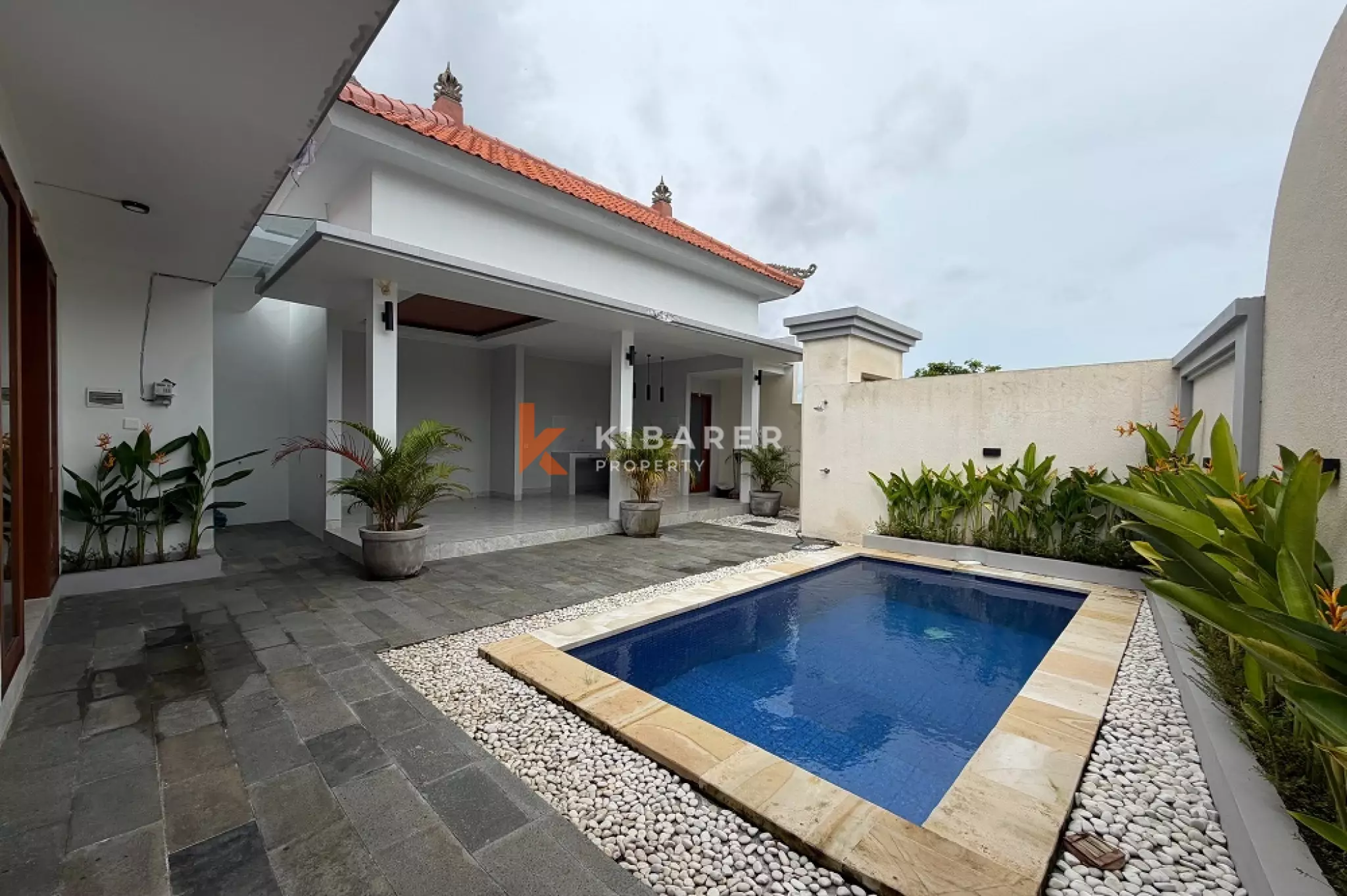 Simple Balinese Two-Bedrooms Open Living Between Berawa-Canggu