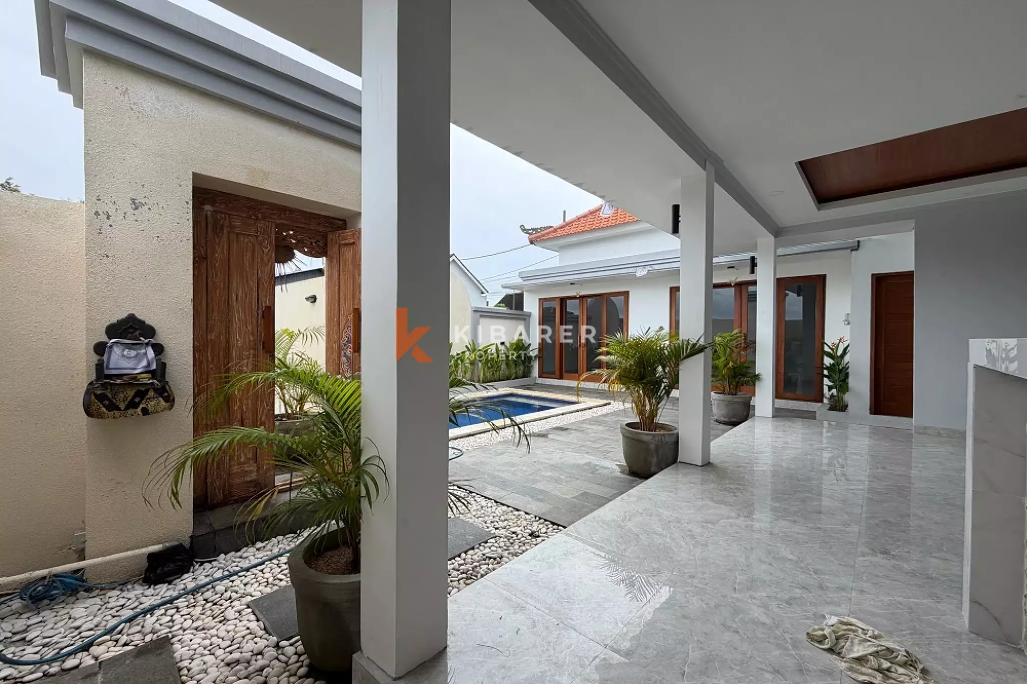 Simple Balinese Two-Bedrooms Open Living Between Berawa-Canggu