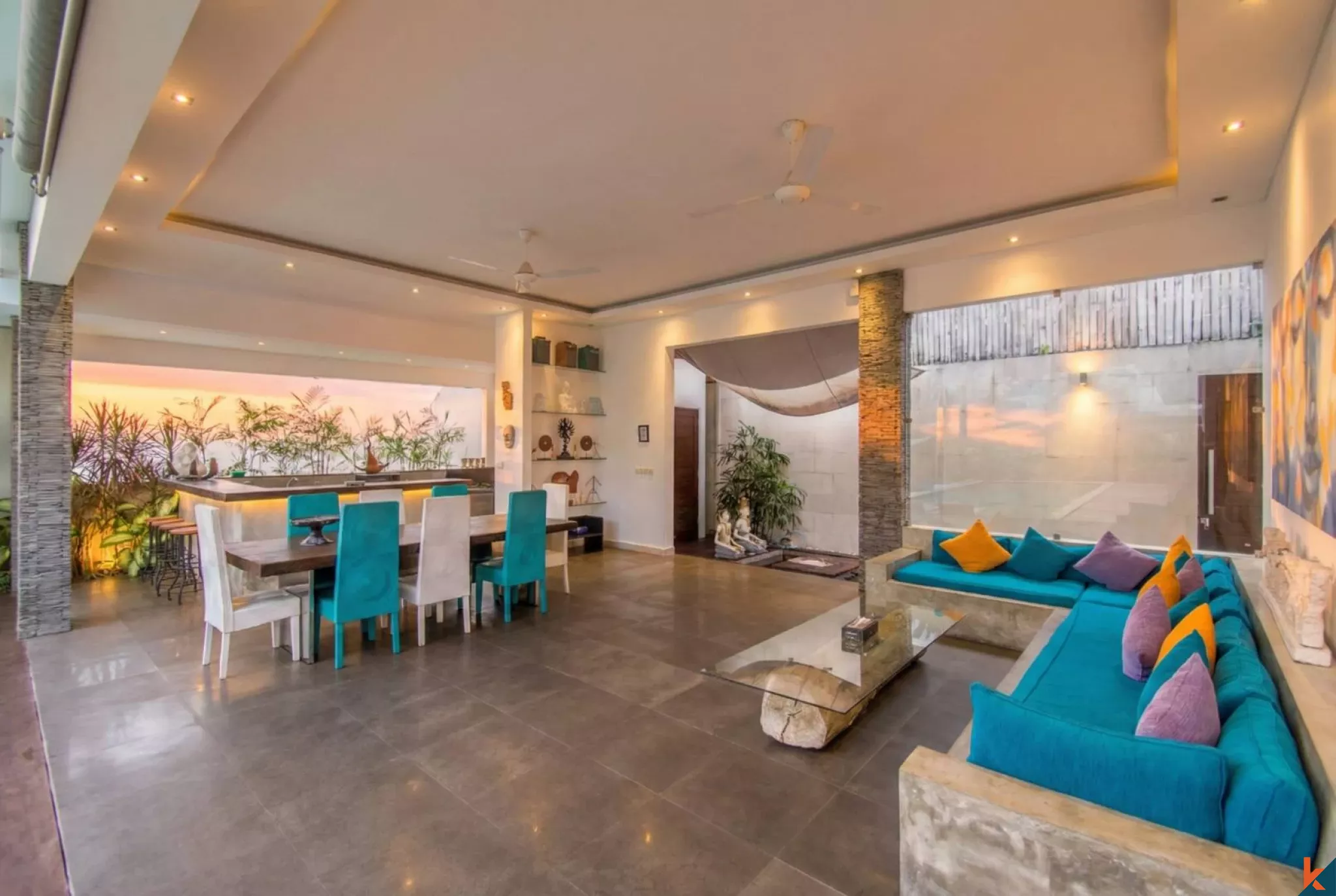 Properti Liburan Sewa Tiga Kamar Tidur yang Menakjubkan Bagian dari Kompleks Pribadi di Seminyak