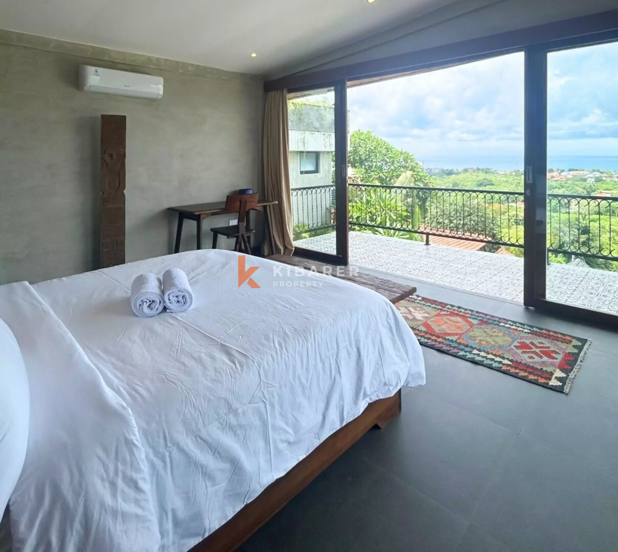 Vila Tiga Kamar Tidur dengan Pemandangan Laut dan Taman Pribadi di Uluwatu