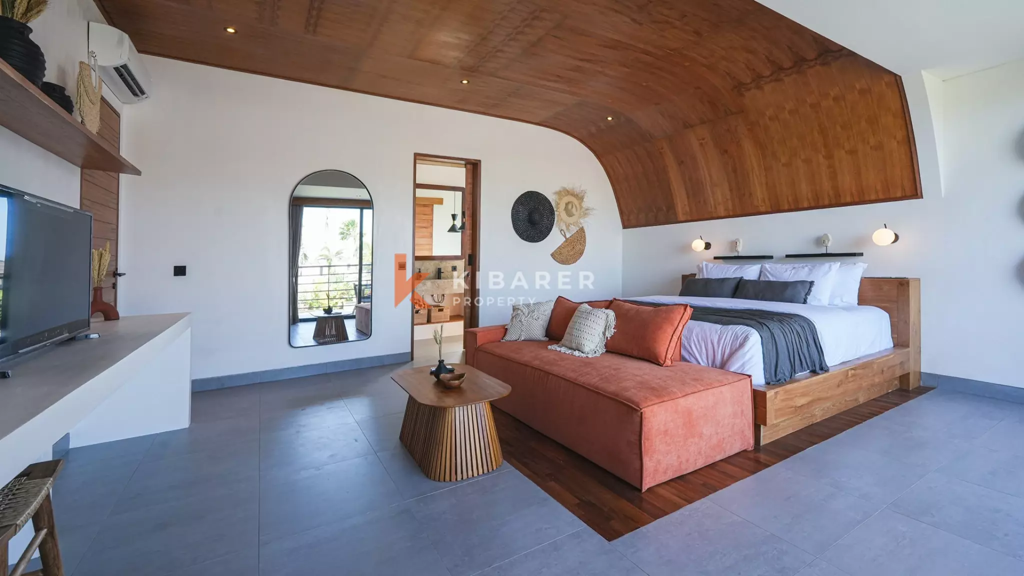 Villa Tiga Kamar Tidur Mewah dengan Ruang Keluarga Tertutup, Berjarak Dekat dengan Pantai Cemagi