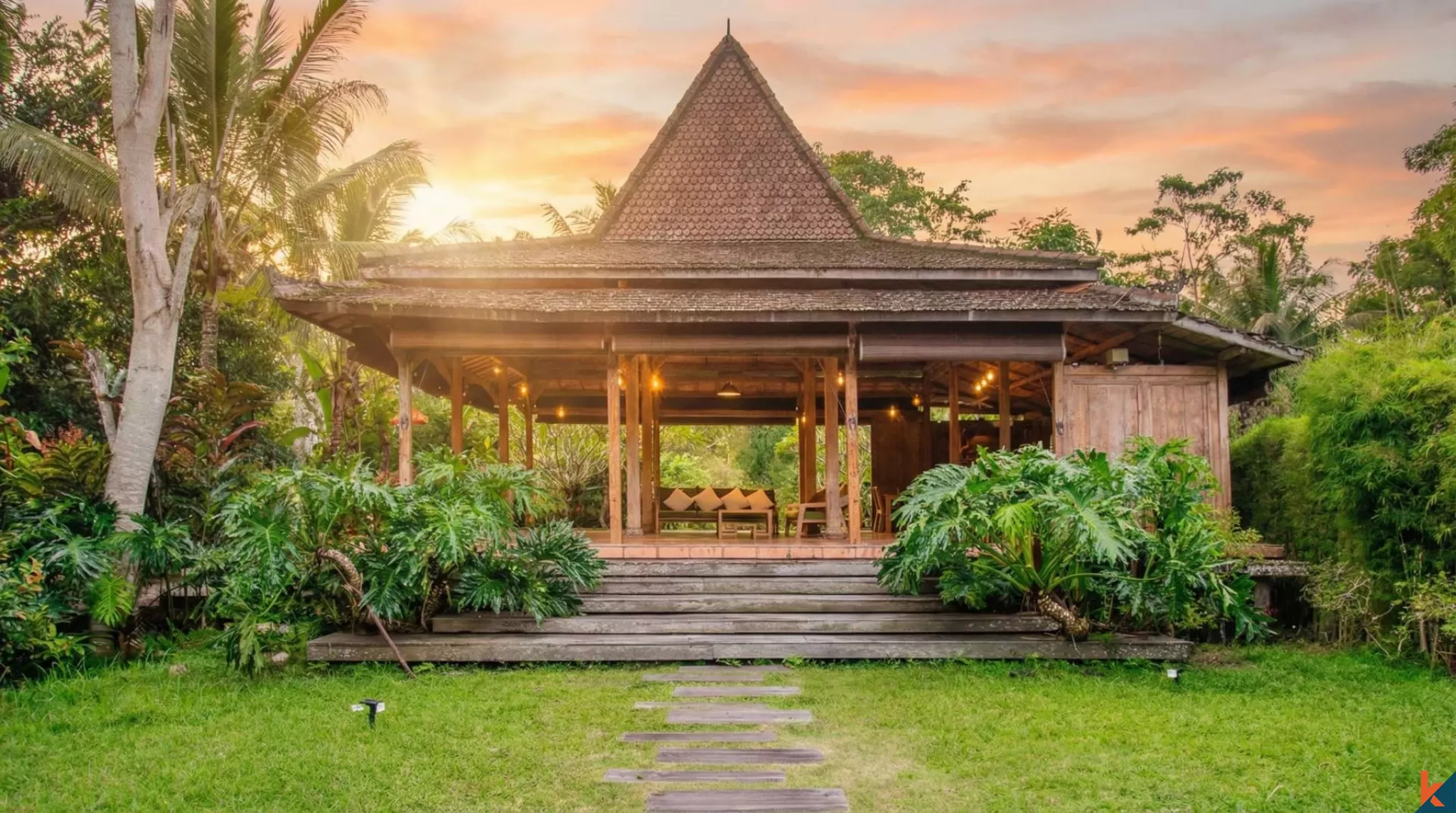 Leasehold joglo style four bedroom estate with great jungle views in Ubud - Taro
