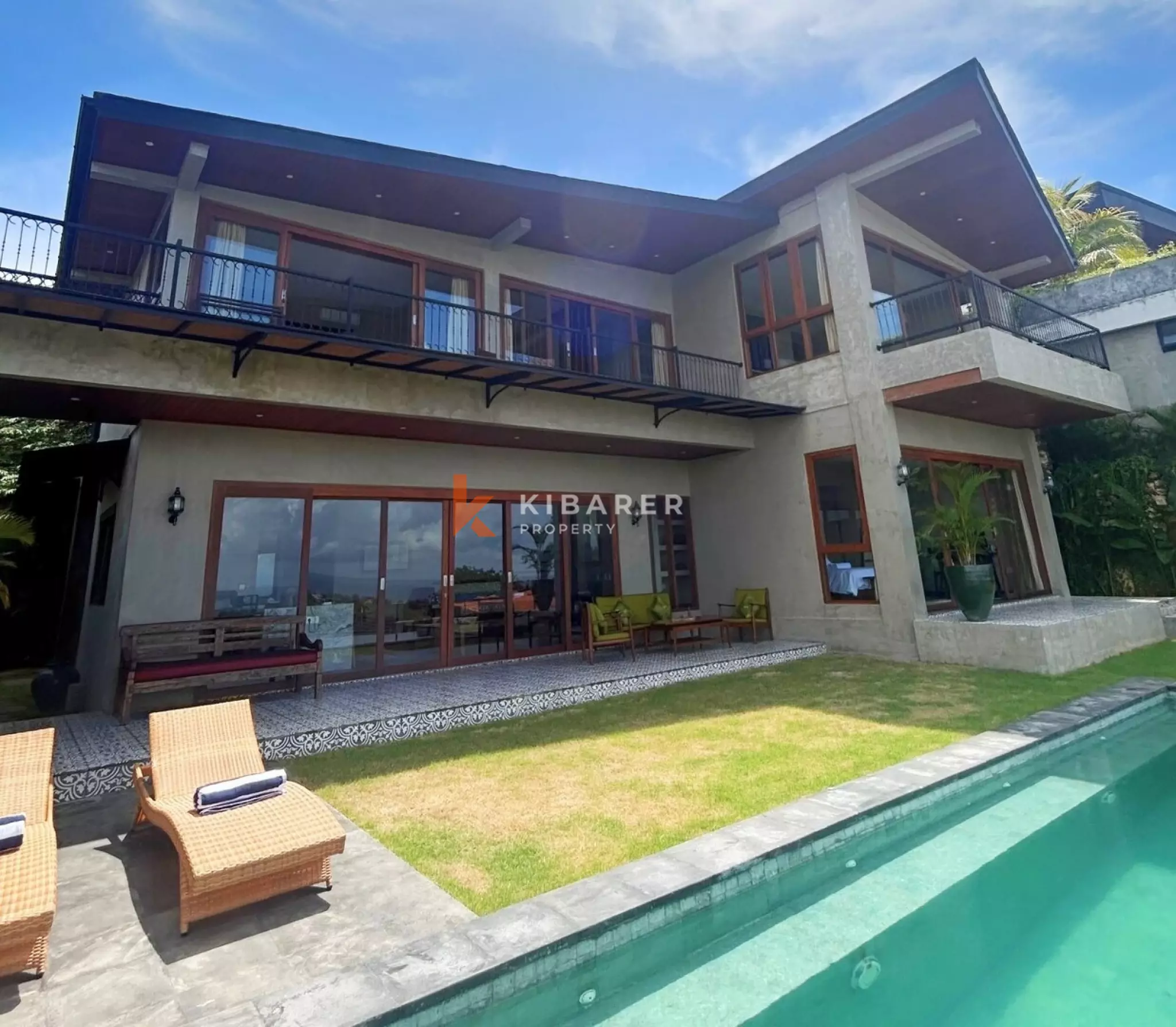 Vila Premium Tiga Kamar Tidur dengan Pemandangan Laut dan Taman Pribadi di Uluwatu